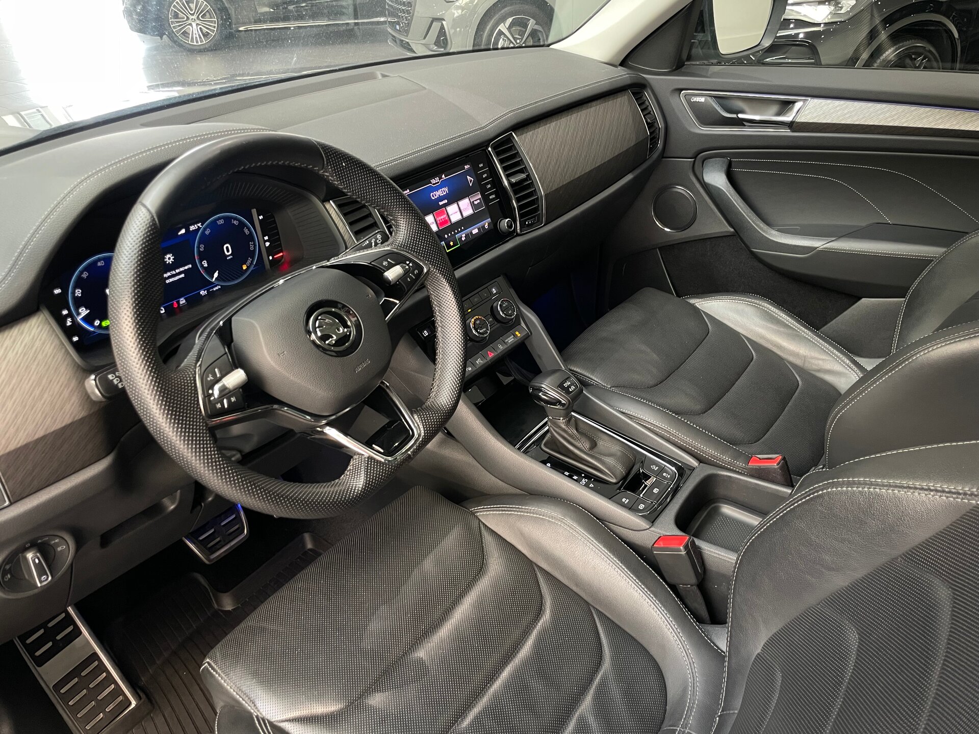 Автомобиль Skoda Kodiaq 2.0 AMT (180 л.с.) 4WD - 7