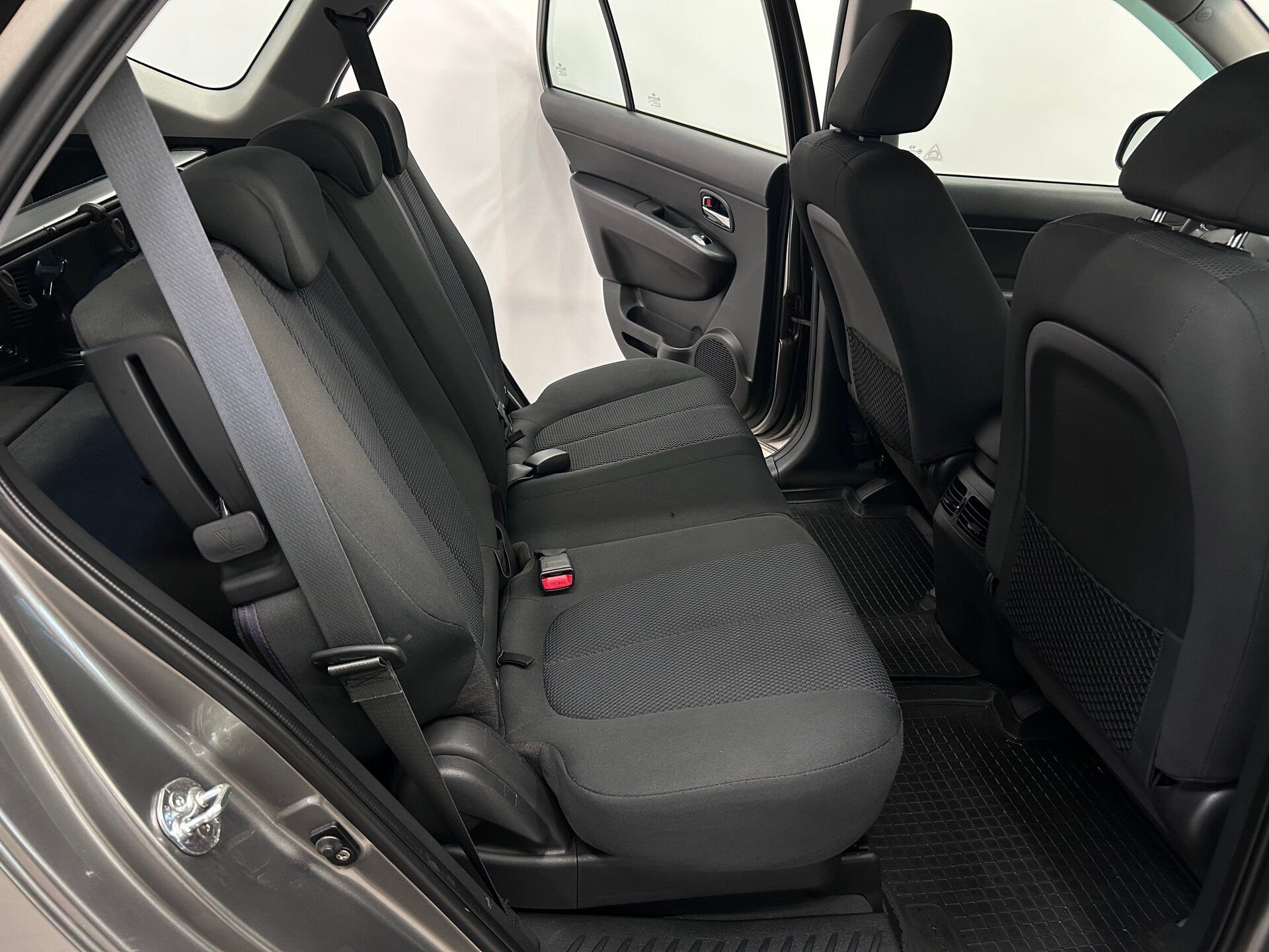Kia Carens 2011 11