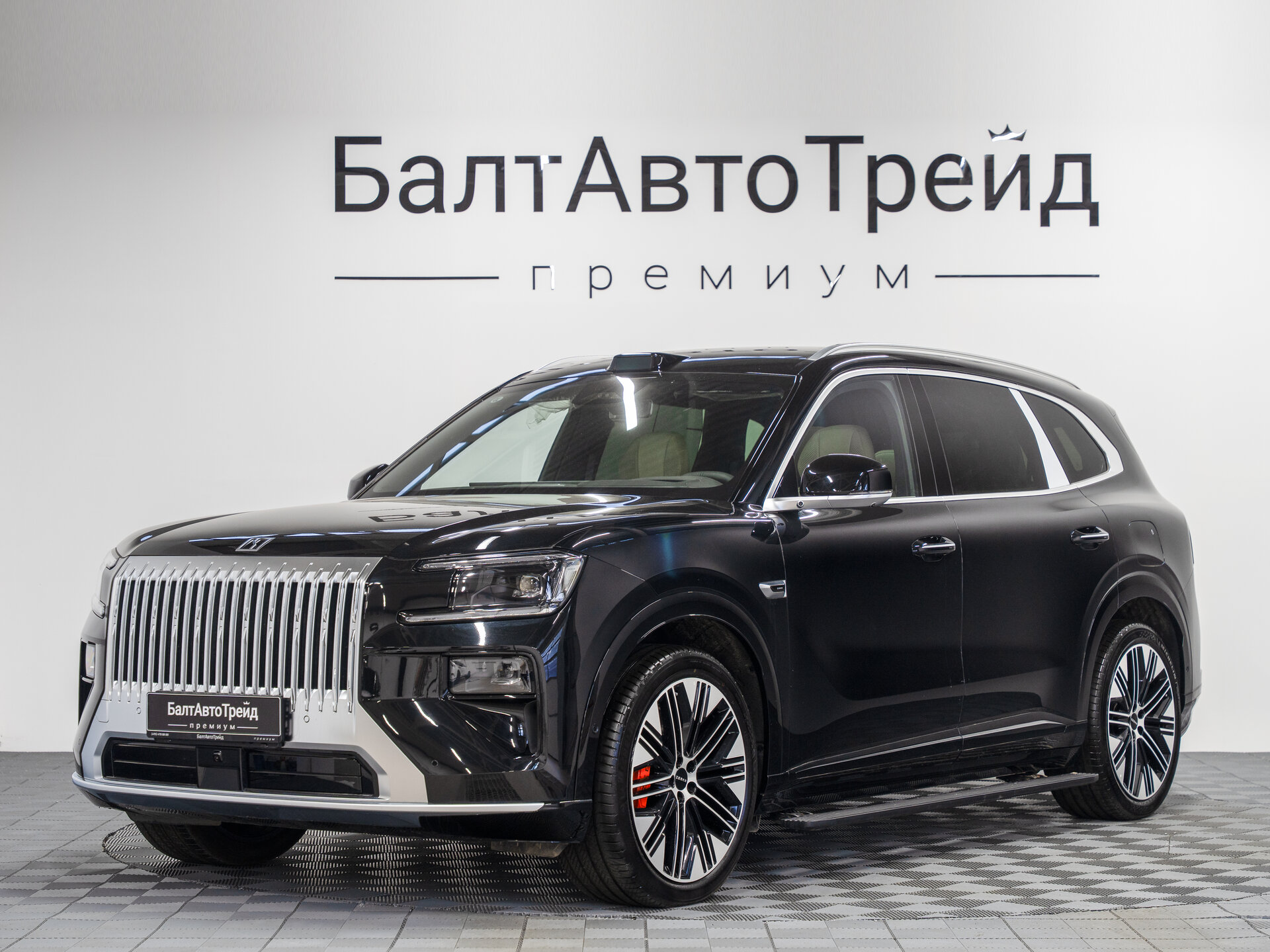 Автомобиль Zeekr 8X 70 kWh 2.0hyb AT (898 л.с.) 4WD - 1
