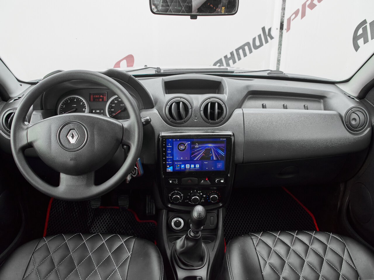 Купить Renault Duster 1.6 MT (102 л.с.) 4WD, 2014 в Екатеренбурге