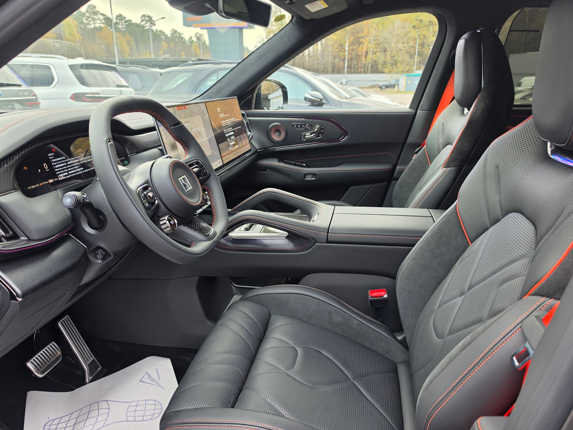 Автомобиль Zeekr 8X Dawn 2.0hyb AT (1401 л.с.) 4WD - 3