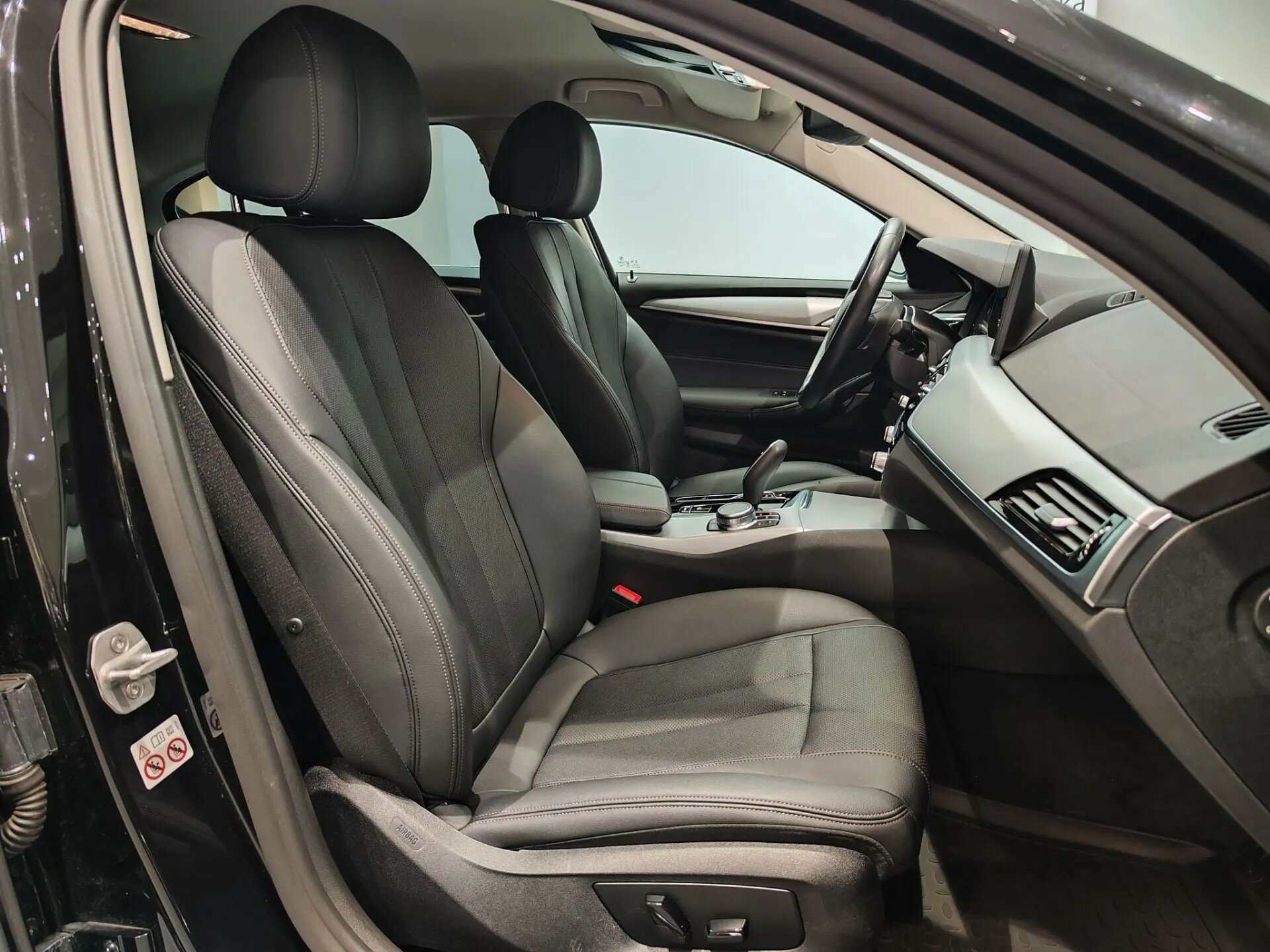 Автомобиль BMW 5 серии 520i 2.0 AT (184 л.с.) - 12