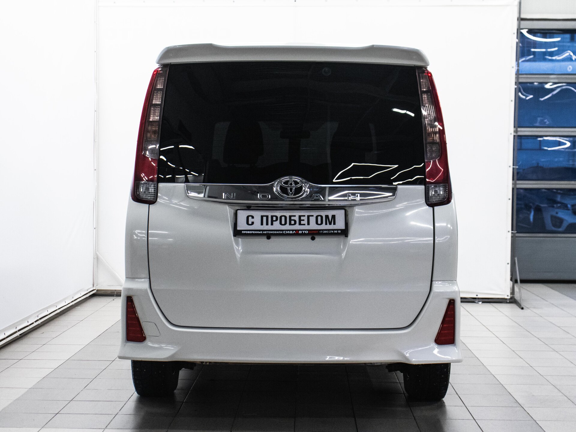 Toyota Noah 2017 5