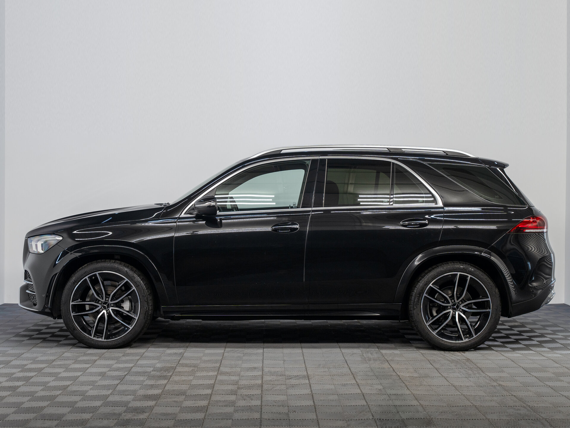 Автомобиль Mercedes-Benz GLE 300 d 2.0d AT (245 л.с.) 4WD - 8