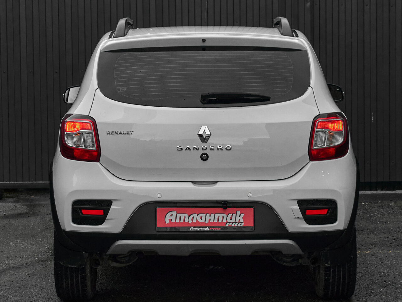Купить Renault Sandero Stepway 1.6 AT (102 л.с.), 2018 в Екатеренбурге