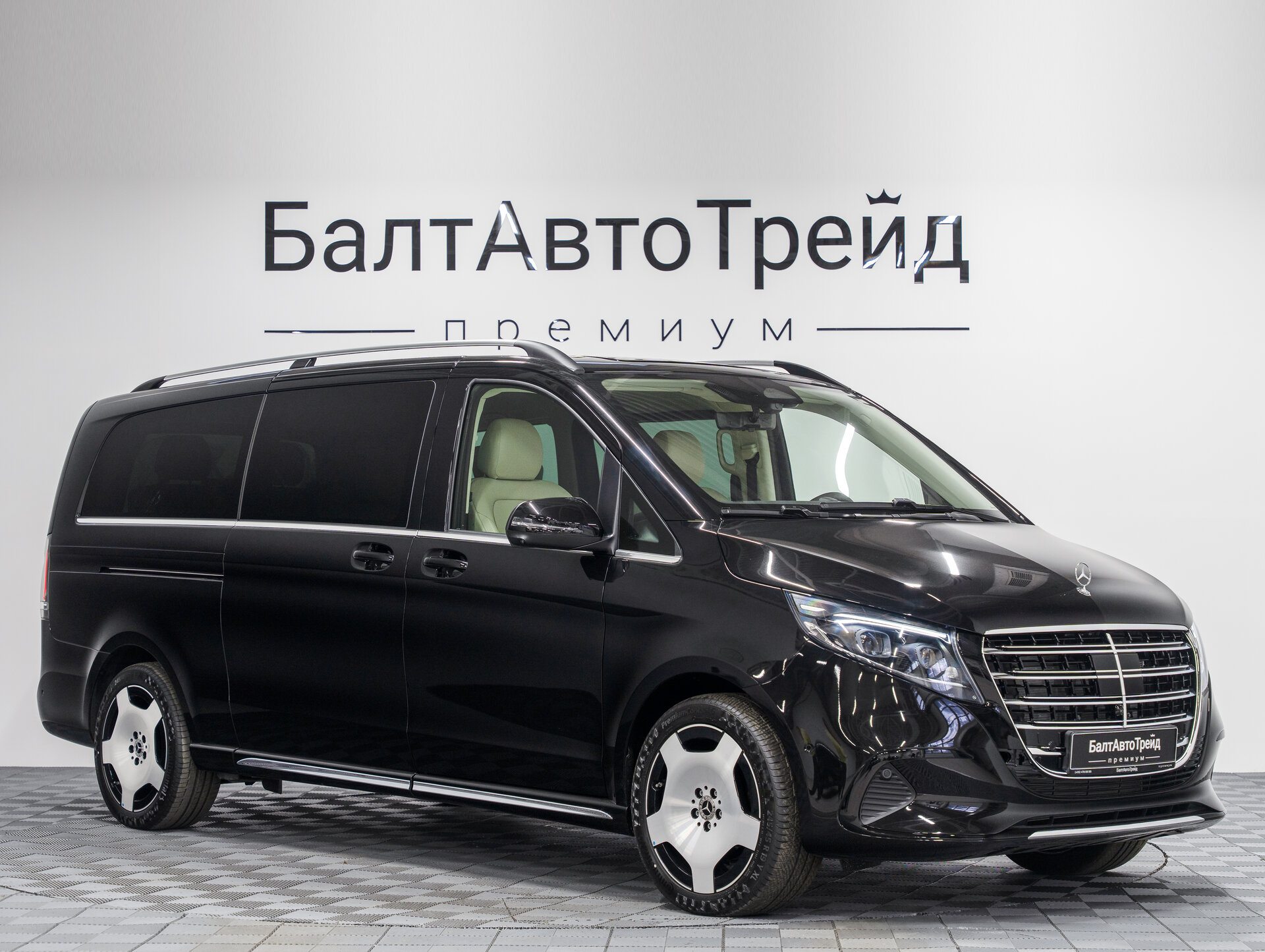 Автомобиль Mercedes-Benz V-Класс 300 d экстра длинный 2.0d AT (237 л.с.) 4WD - 5