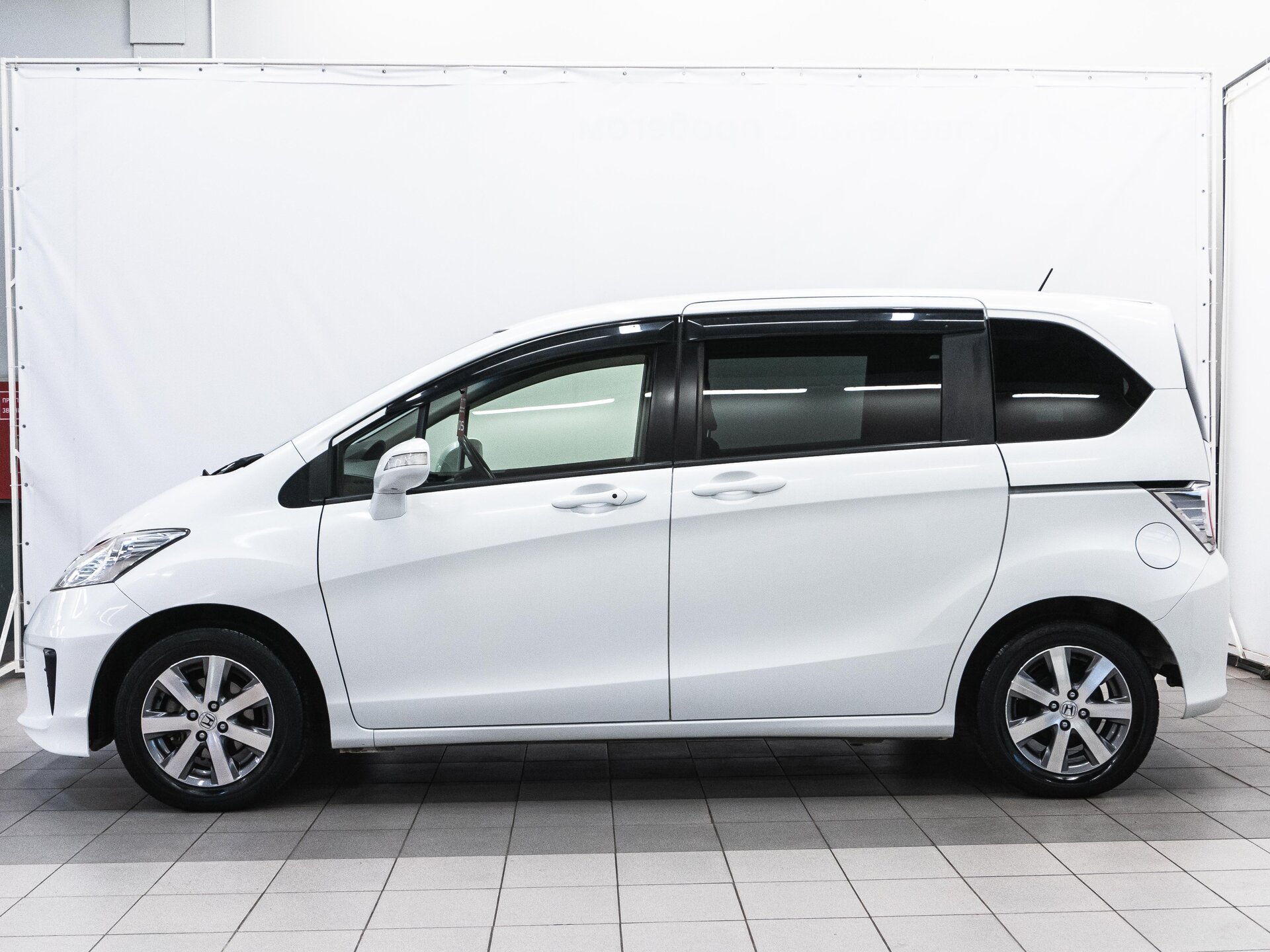 Honda Freed 2014 8
