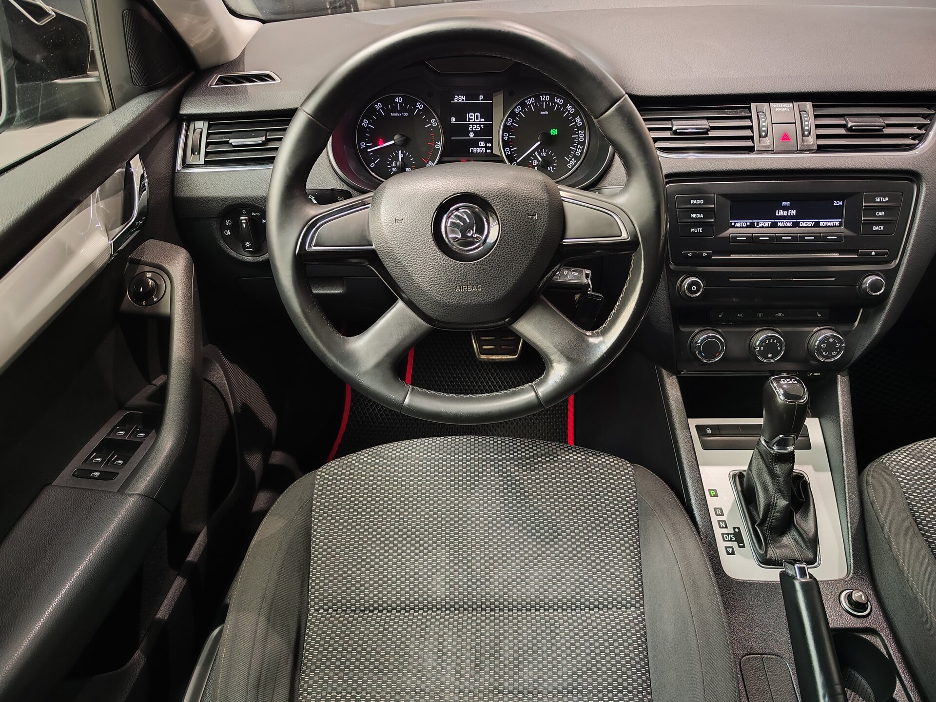 Автомобиль Skoda Octavia 1.4 AMT (140 л.с.) - 14