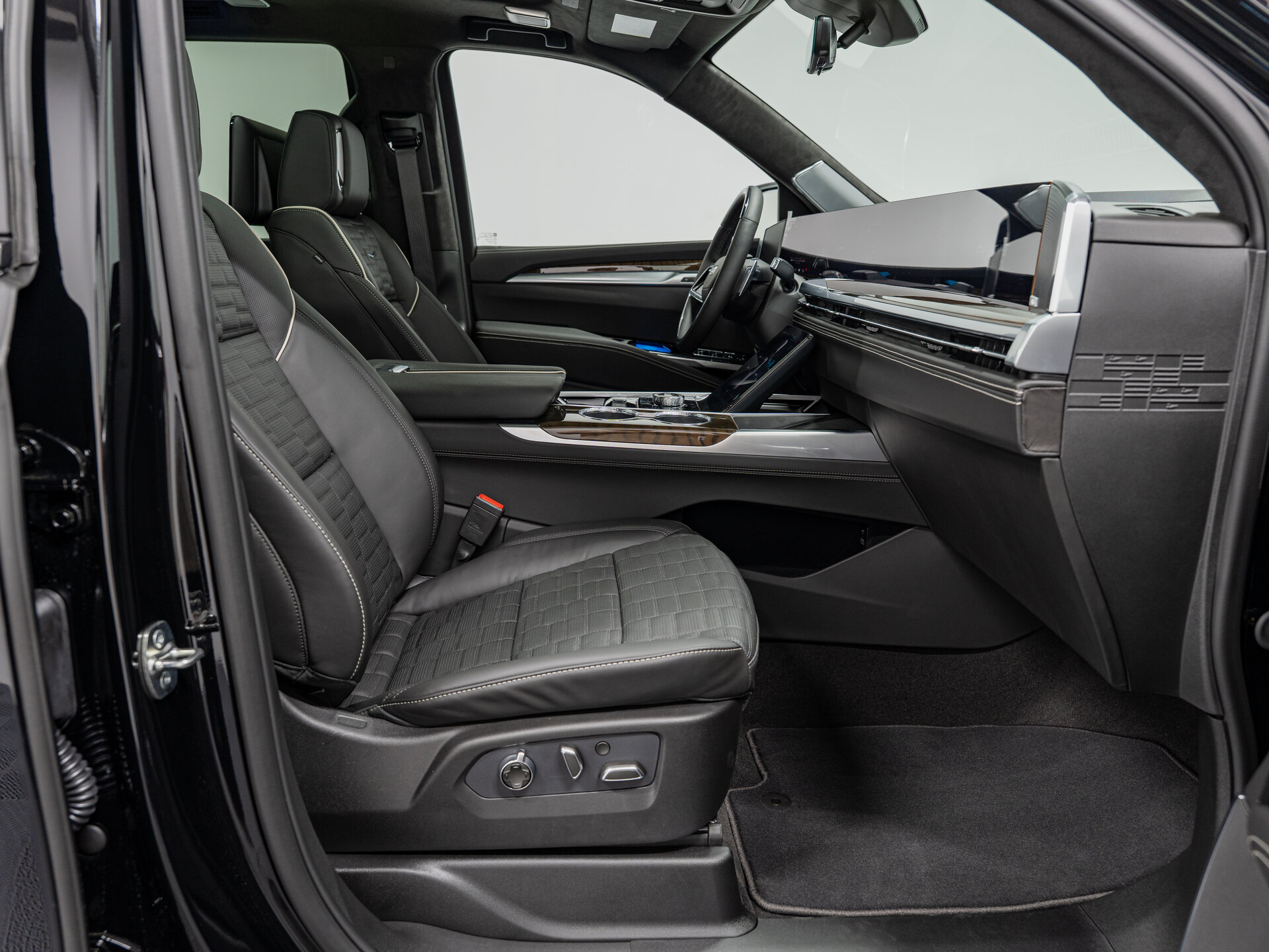 Автомобиль Cadillac Escalade 6.2 AT (420 л.с.) 4WD - 13