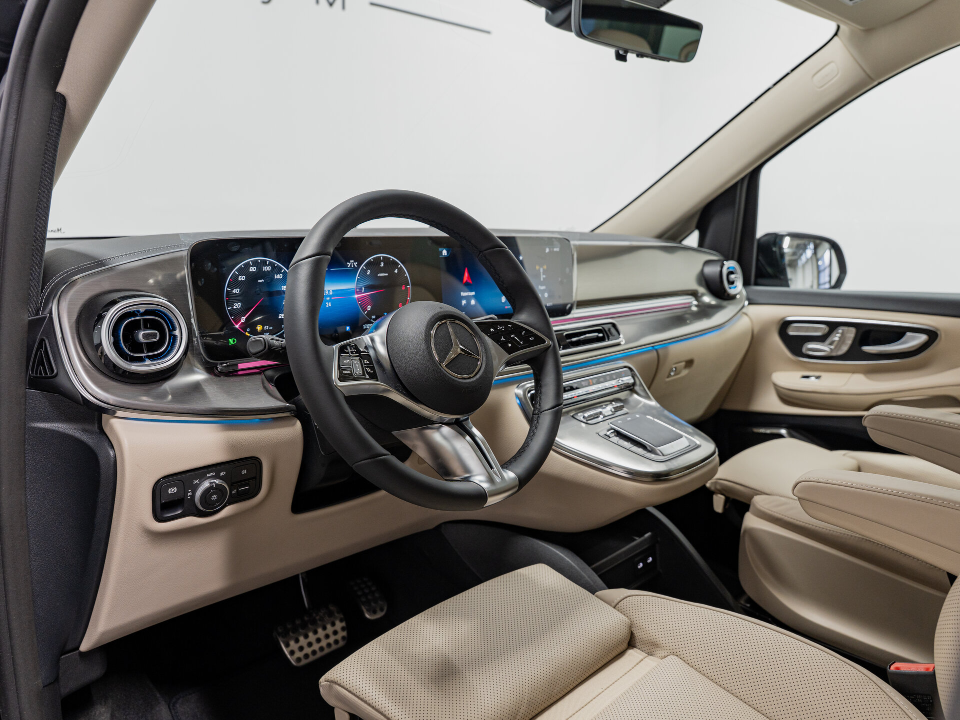Автомобиль Mercedes-Benz V-Класс 300 d экстра длинный 2.0d AT (237 л.с.) 4WD - 12
