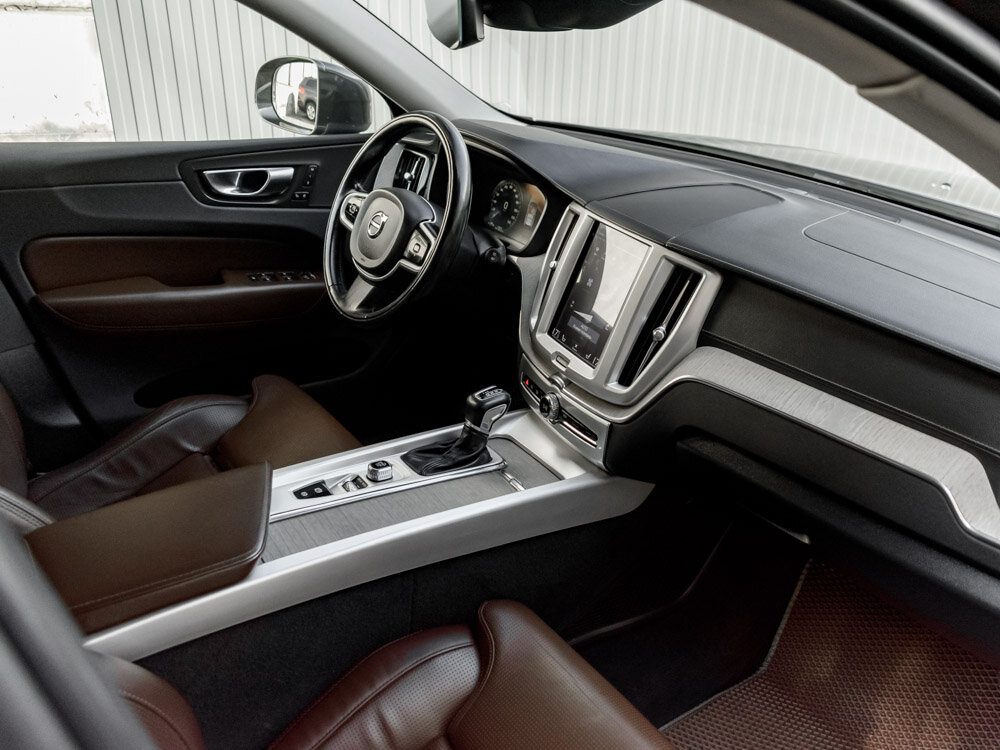 Купить Volvo XC60 2.0 AT (249 л.с.) 4WD, 2018 в Екатеренбурге