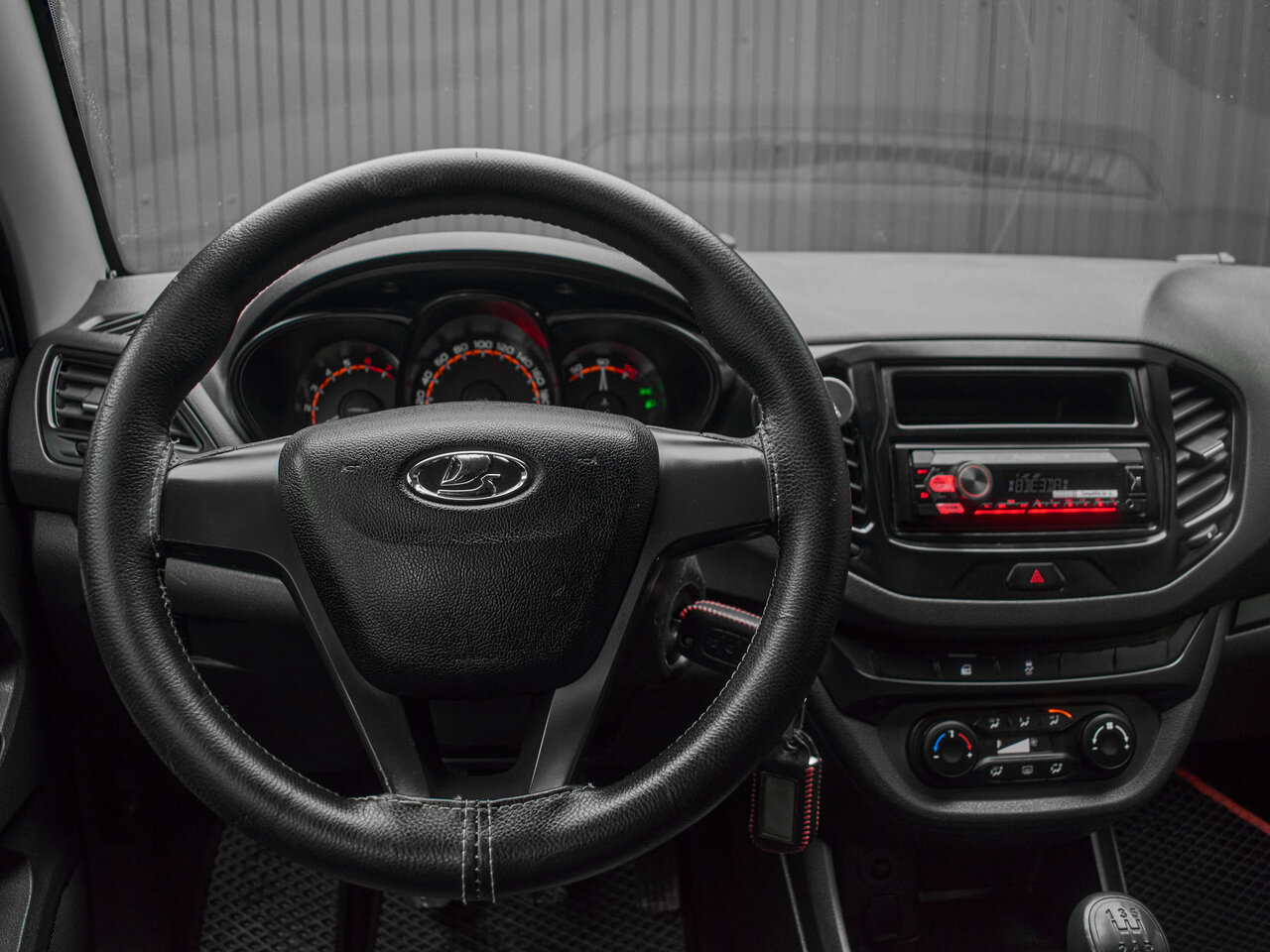 Купить Lada (ВАЗ) Vesta 1.6 MT (106 л.с.), 2019 в Екатеренбурге