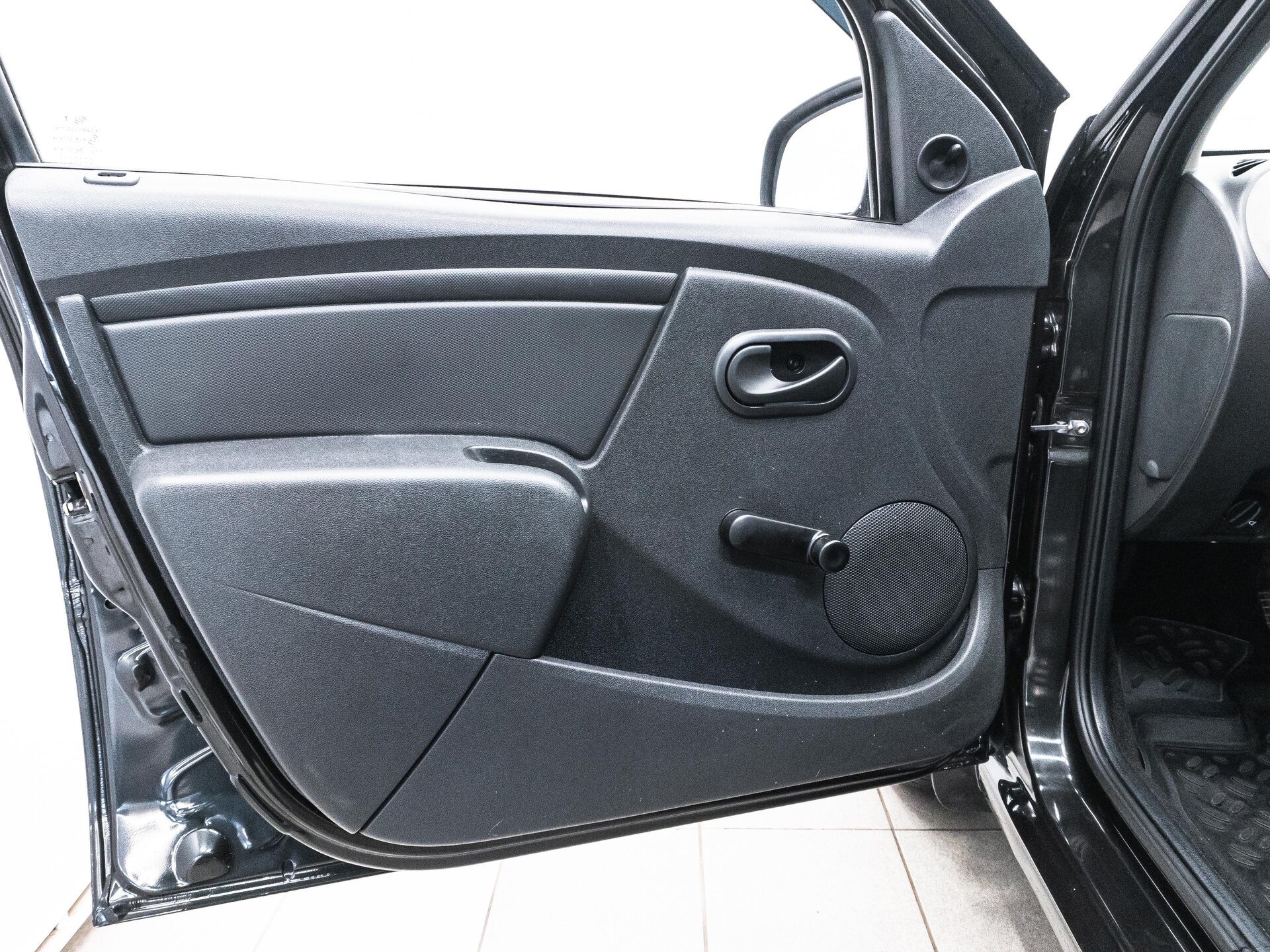 Renault Logan 2010 9