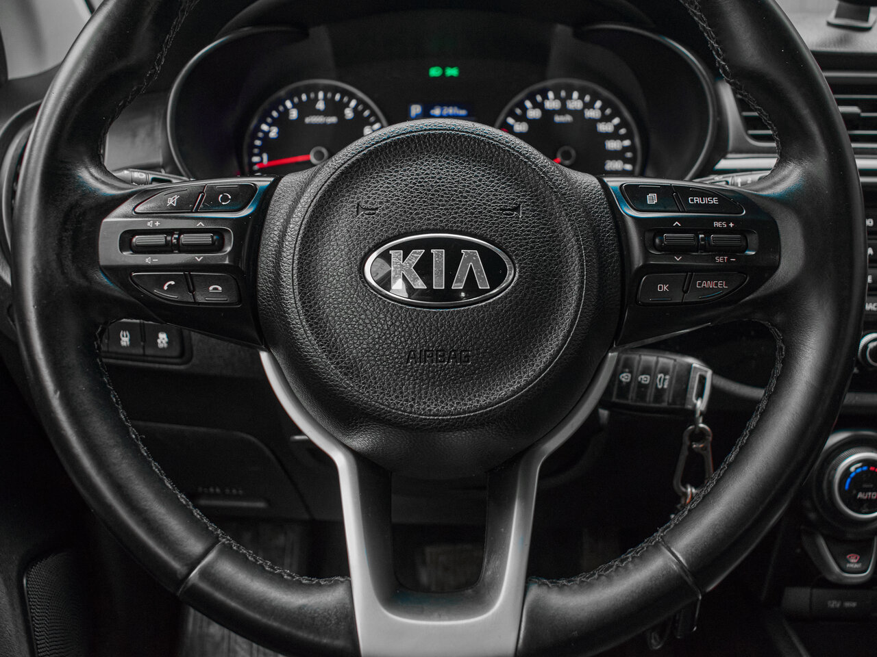 Купить Kia Rio 1.6 AT (123 л.с.), 2017 в Екатеренбурге