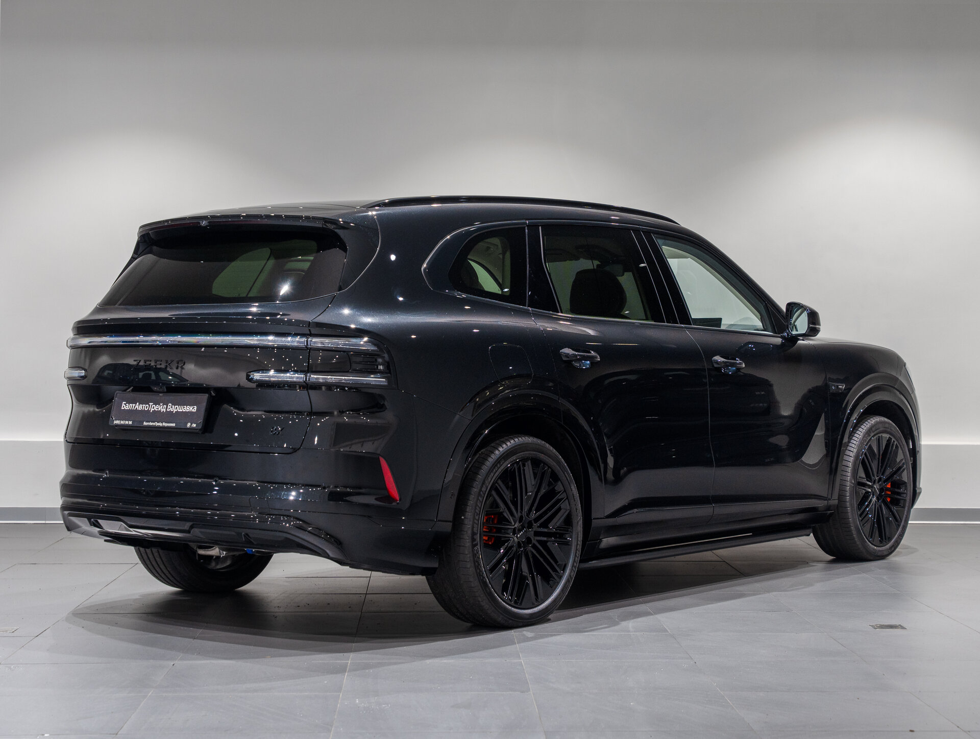 Автомобиль Zeekr 8X 70 kWh 2.0hyb AT (898 л.с.) 4WD - 5