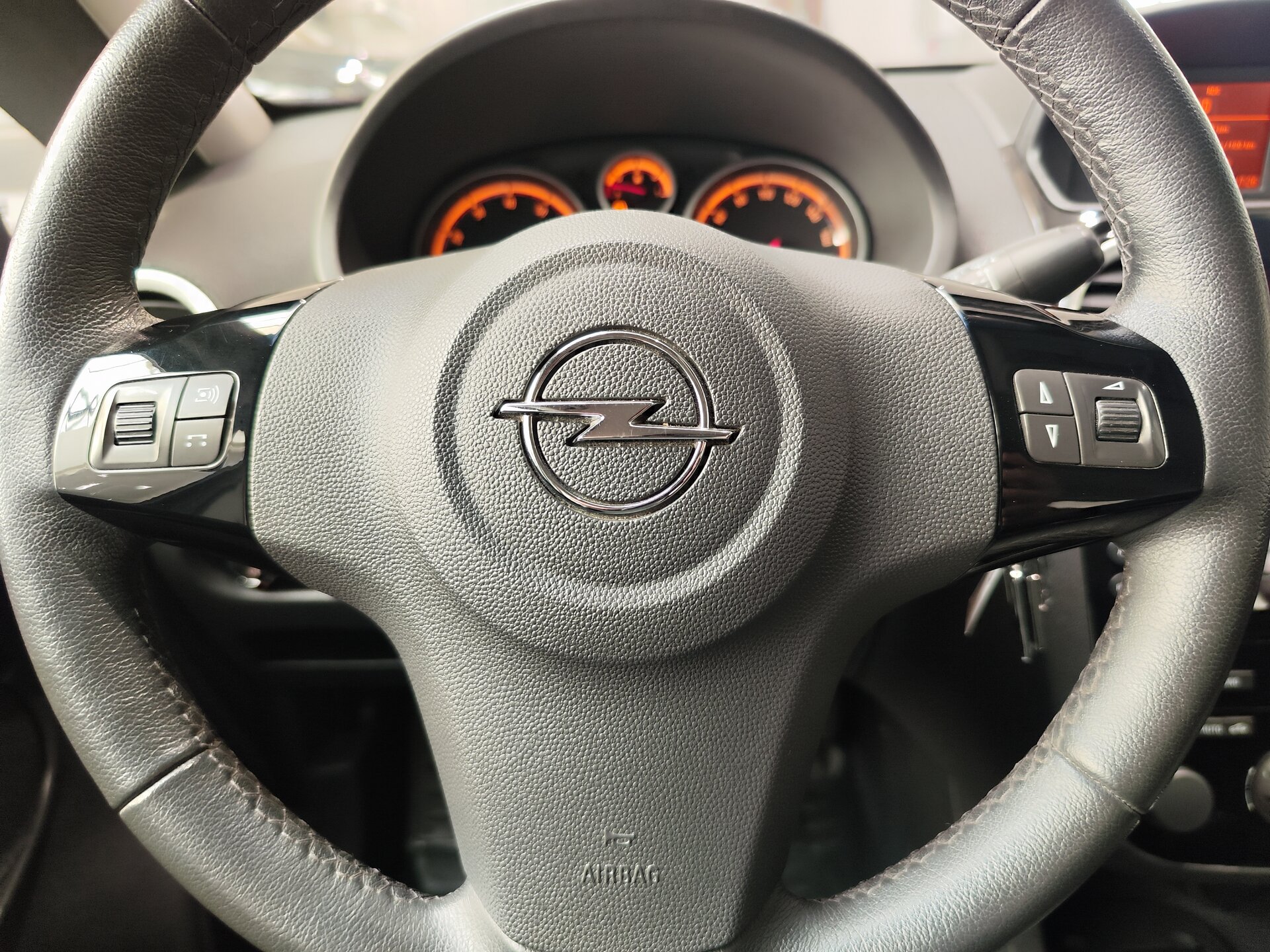 Автомобиль Opel Corsa 1.4 AT (100 л.с.) - 16