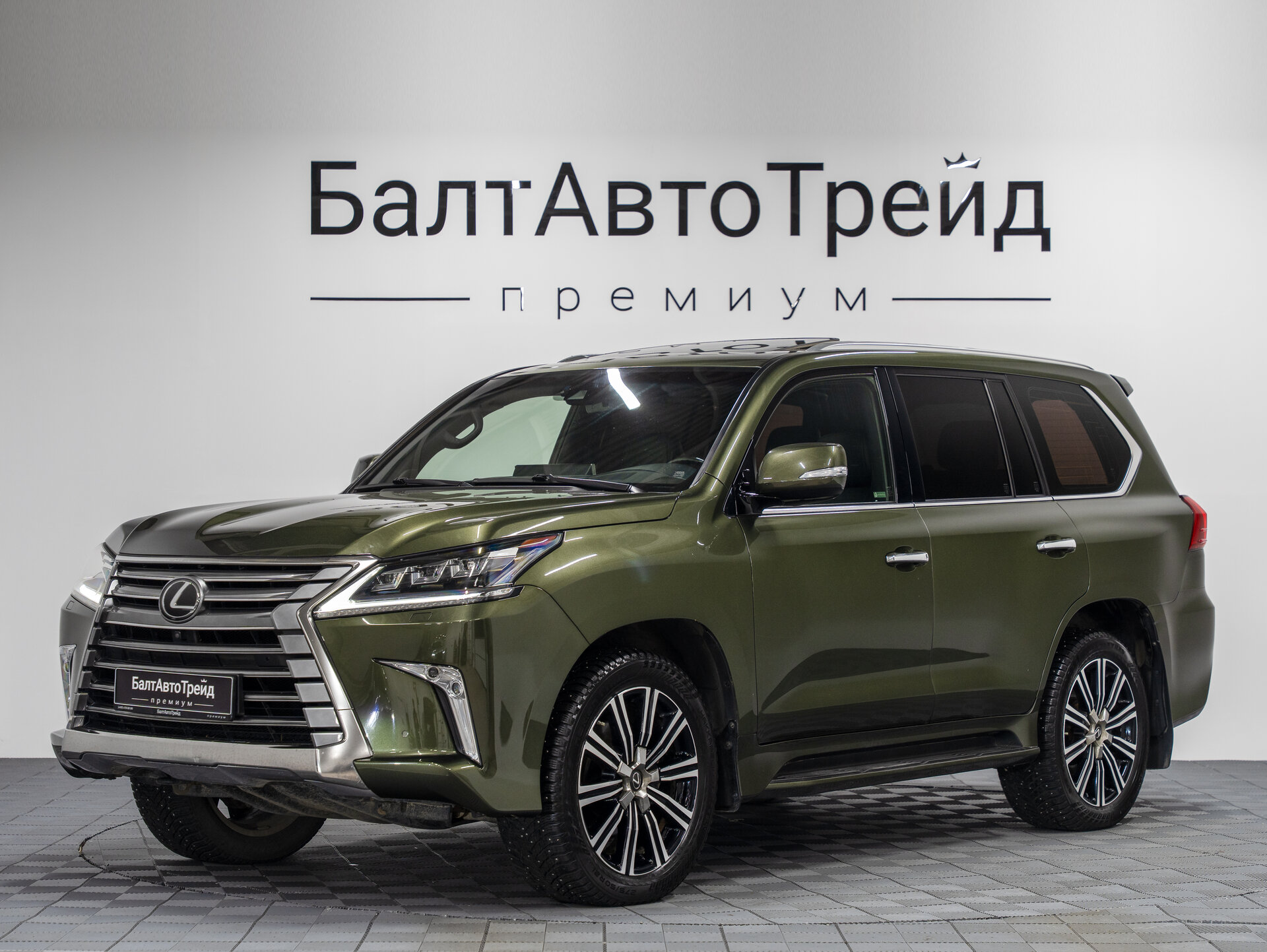 Автомобиль Lexus LX 570 5.7 AT (367 л.с.) 4WD - 1