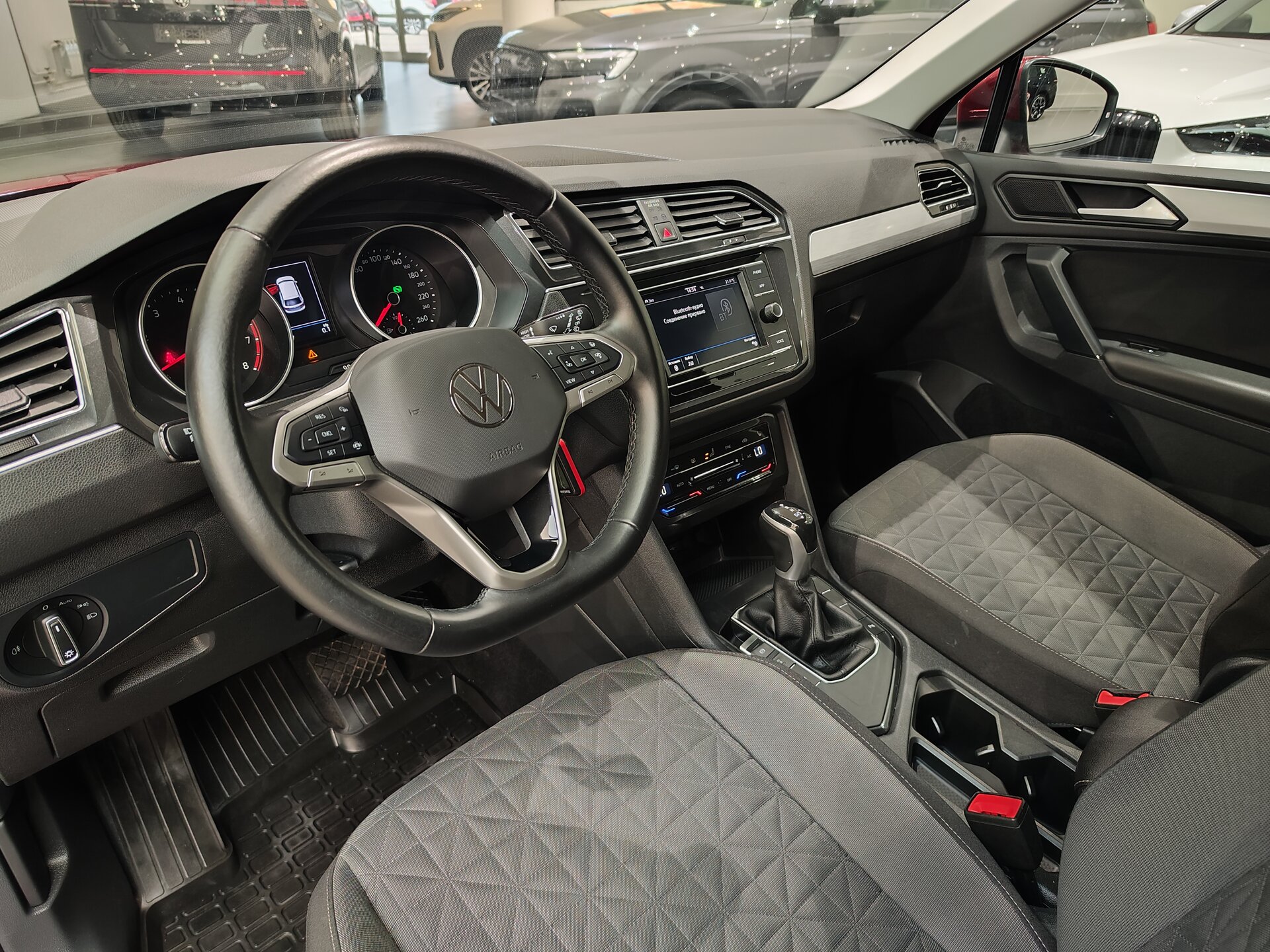 Автомобиль Volkswagen Tiguan 1.4 AMT (150 л.с.) - 7