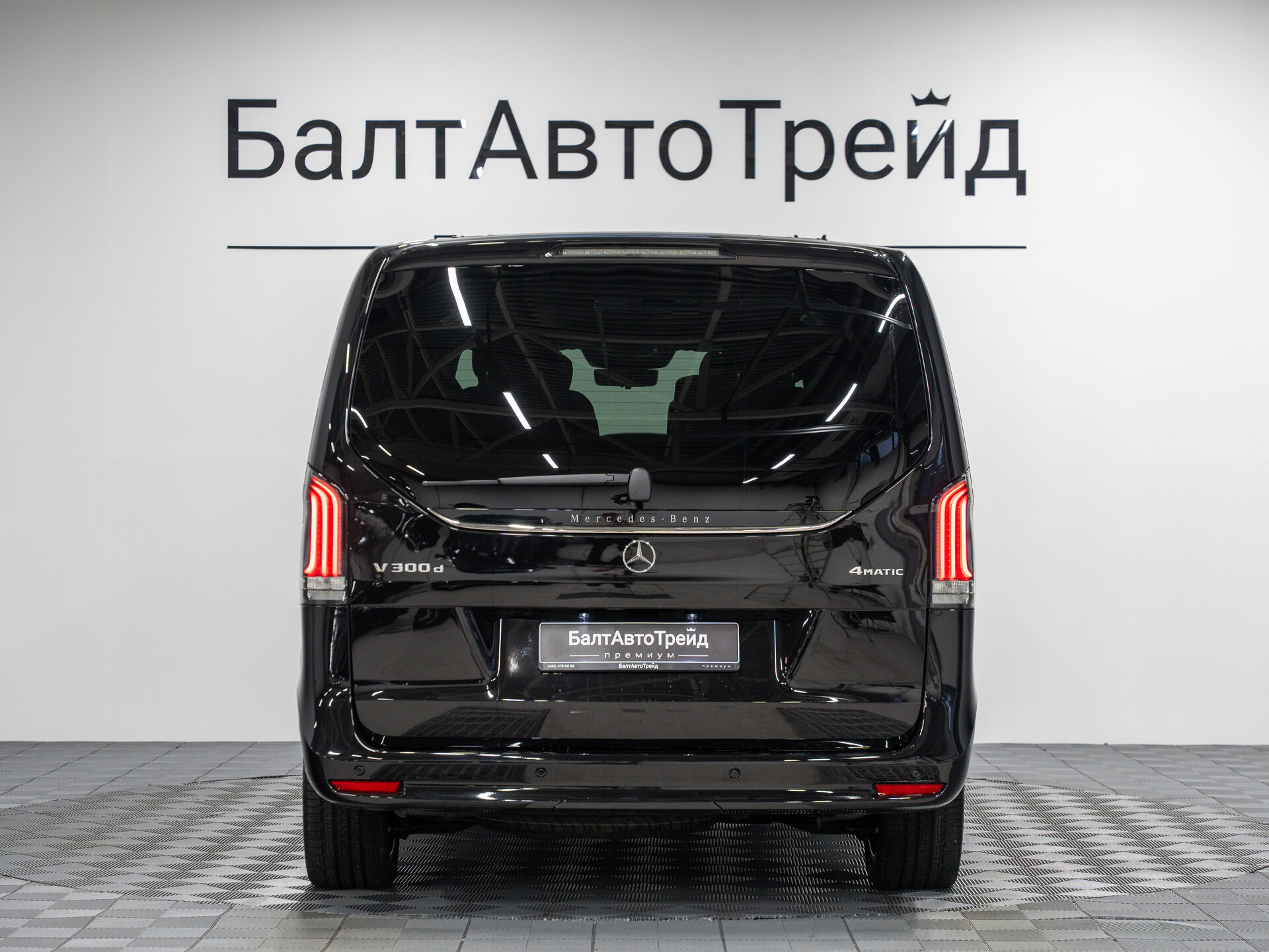 Автомобиль Mercedes-Benz V-Класс 300 d длинный 2.0d AT (237 л.с.) 4WD - 8
