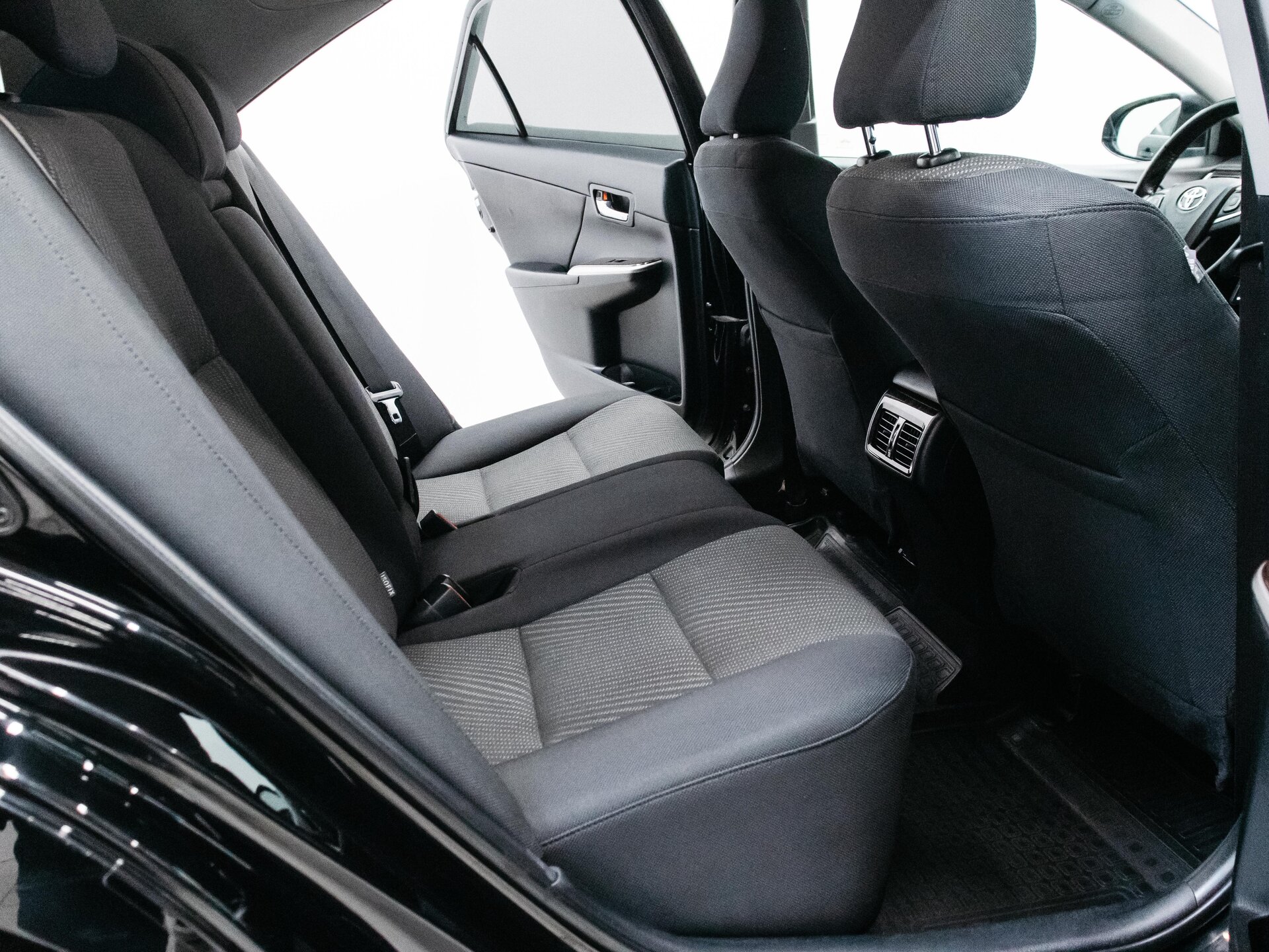Toyota Camry 2017 26