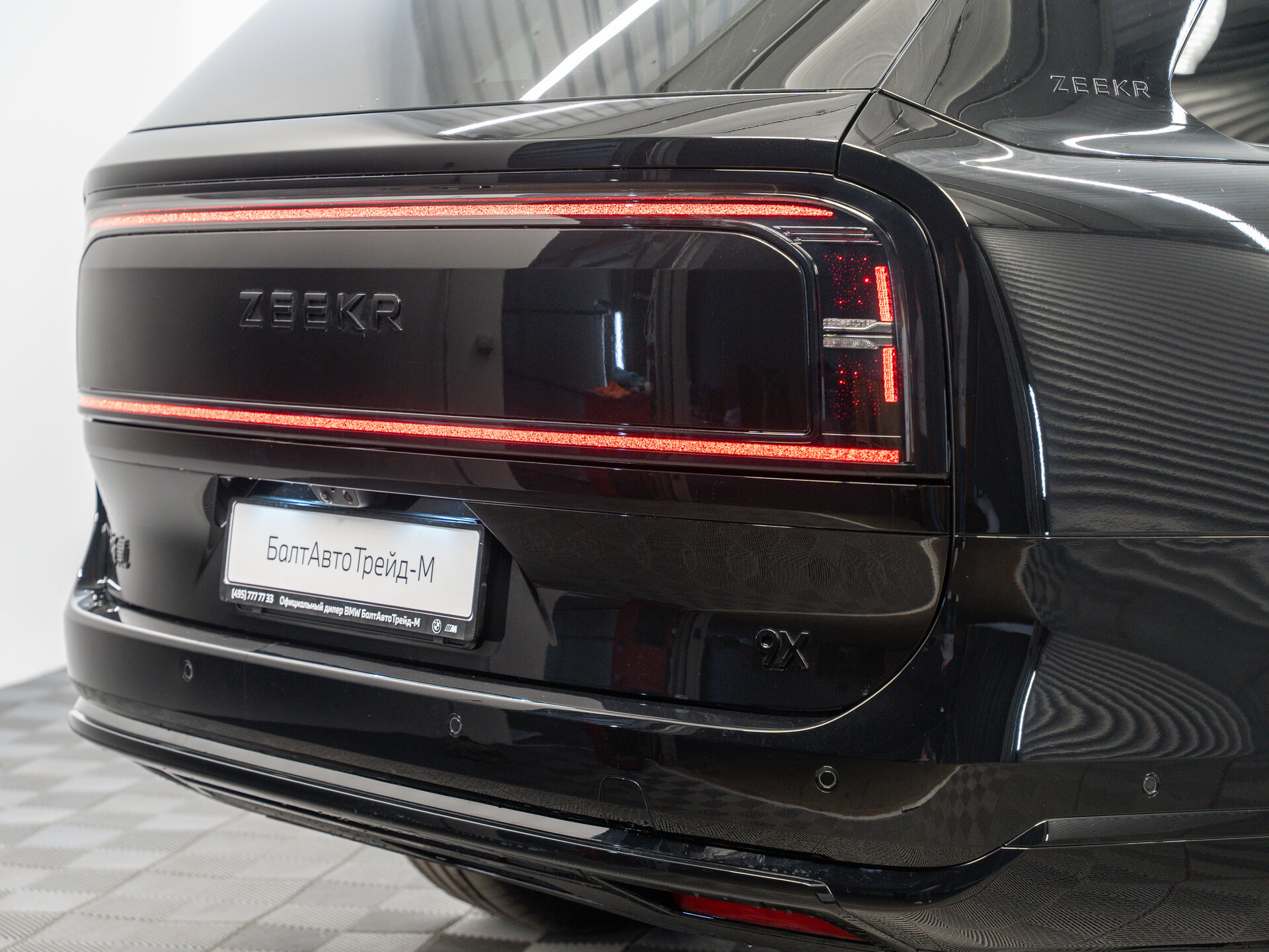 Автомобиль Zeekr 9X 55 kWh (до 3.5 т) 2.0hyb AT (898 л.с.) 4WD - 10