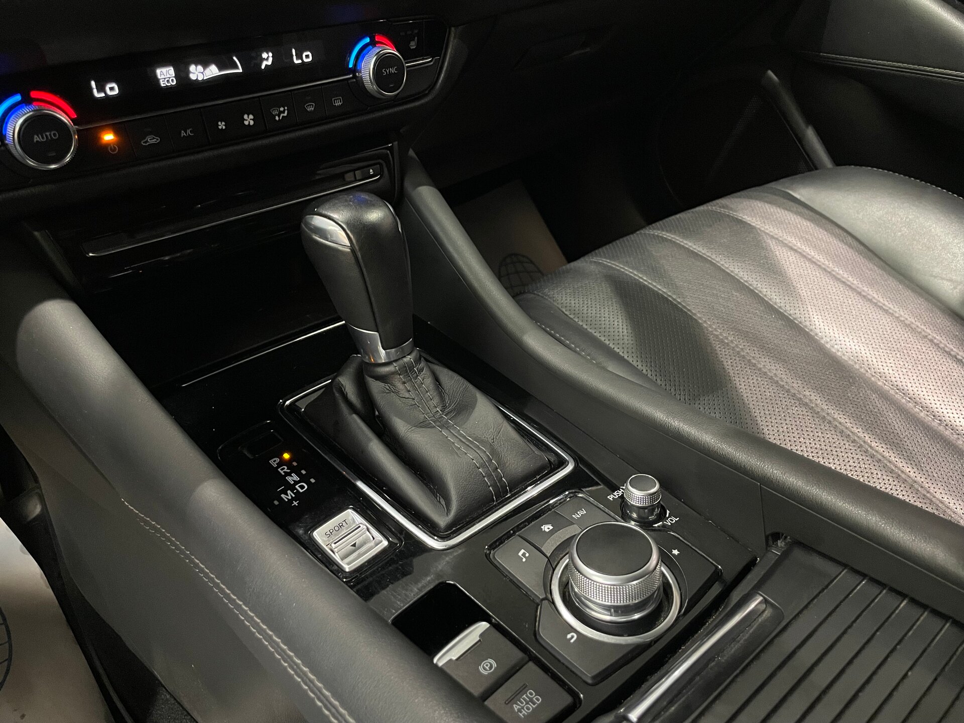 Автомобиль Mazda 6 2.0 AT (150 л.с.) - 17