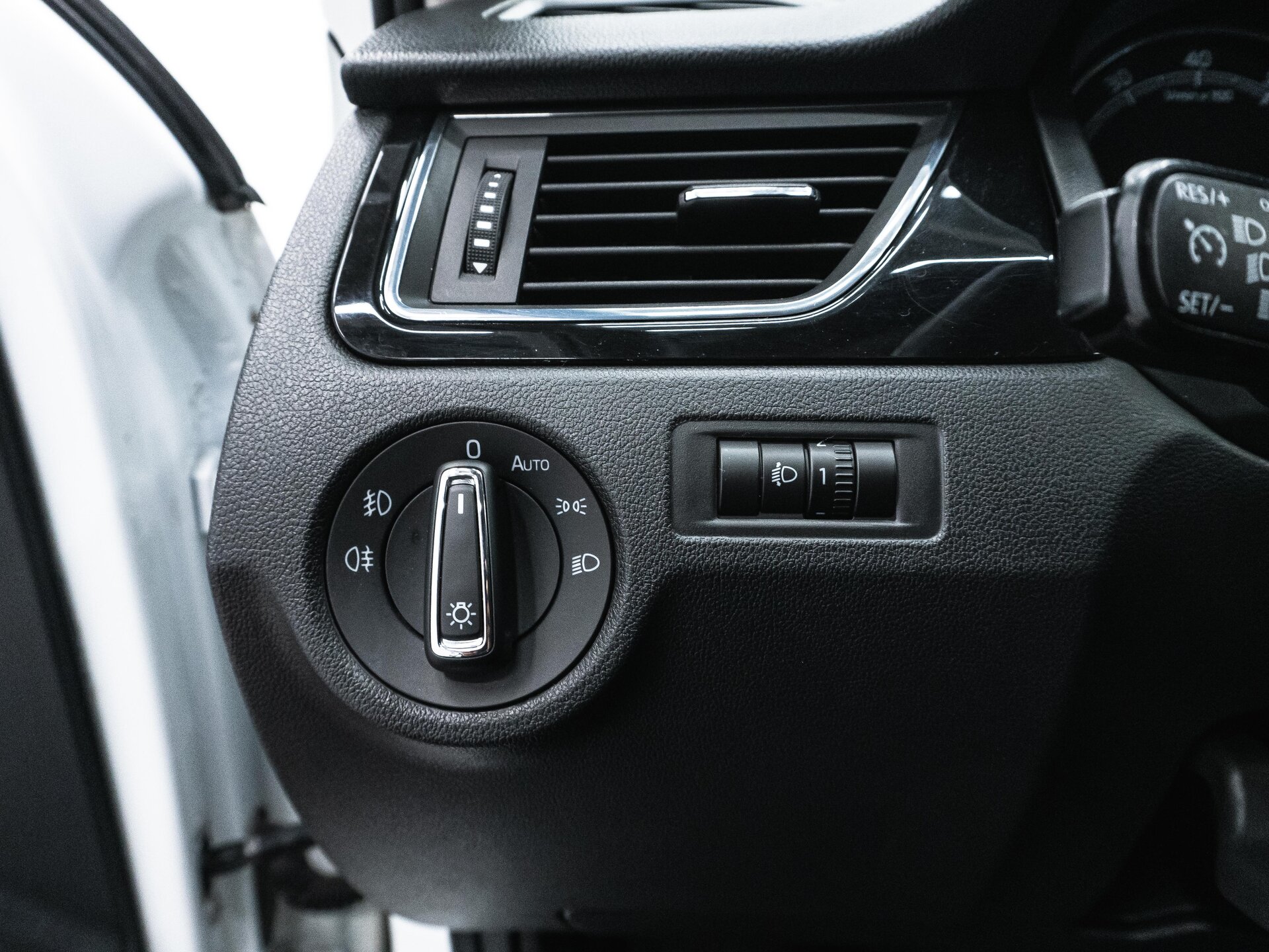 Skoda Rapid 2019 16