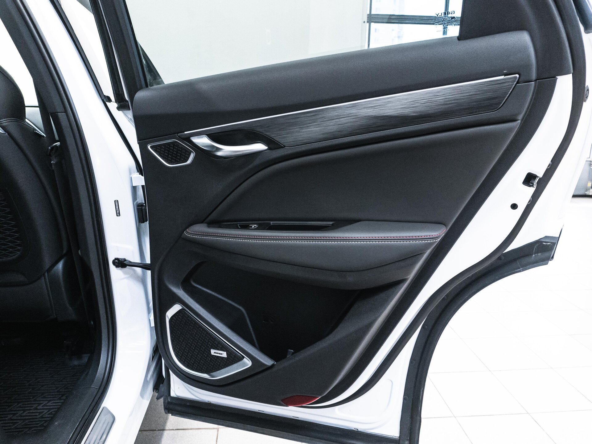 Geely Tugella 2022 30