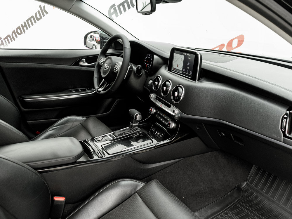 Купить Kia Stinger 2.0 AT (247 л.с.) 4WD, 2018 в Екатеренбурге