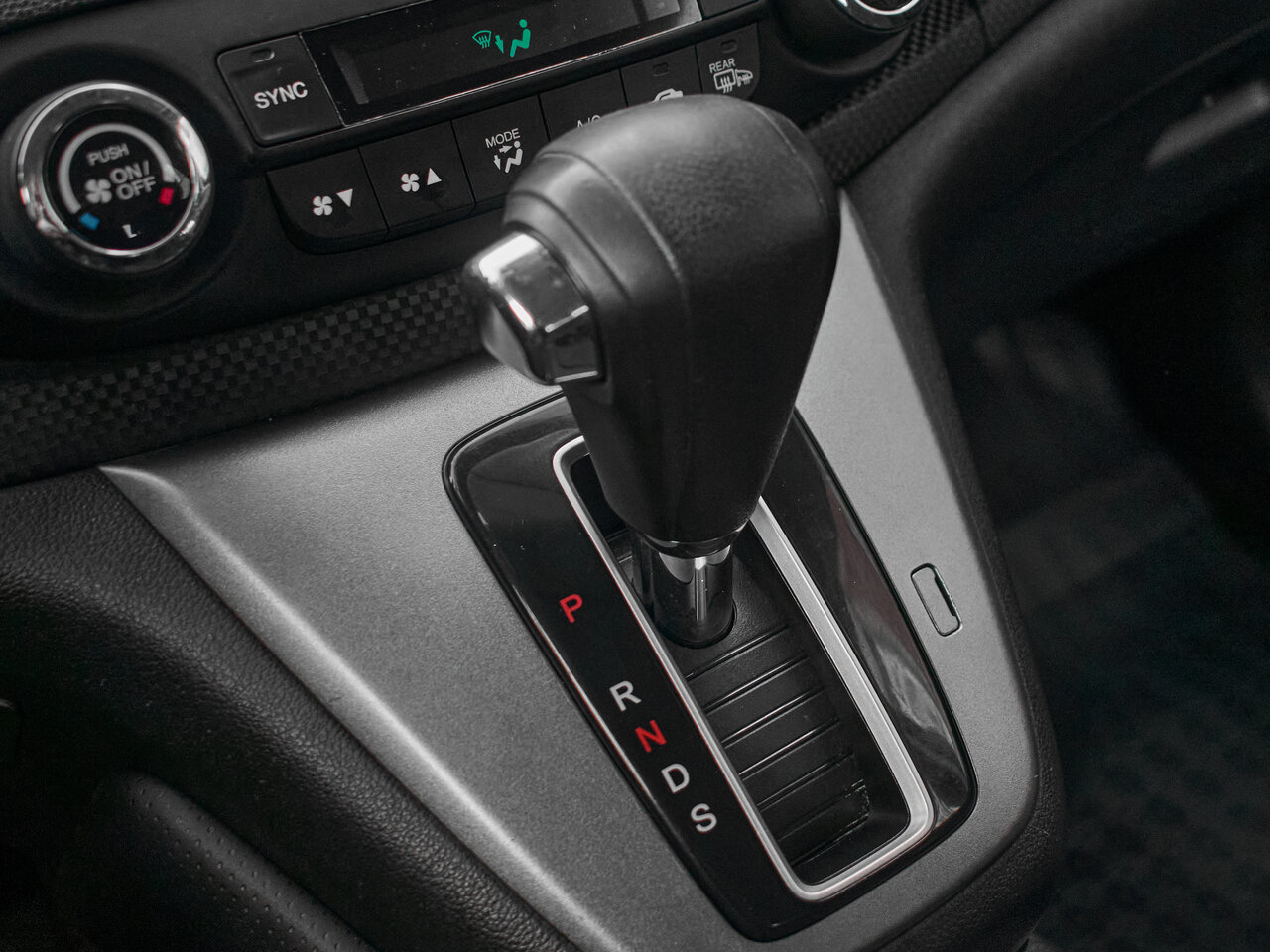Купить Honda CR-V 2.0 AT (150 л.с.) 4WD, 2014 в Екатеренбурге