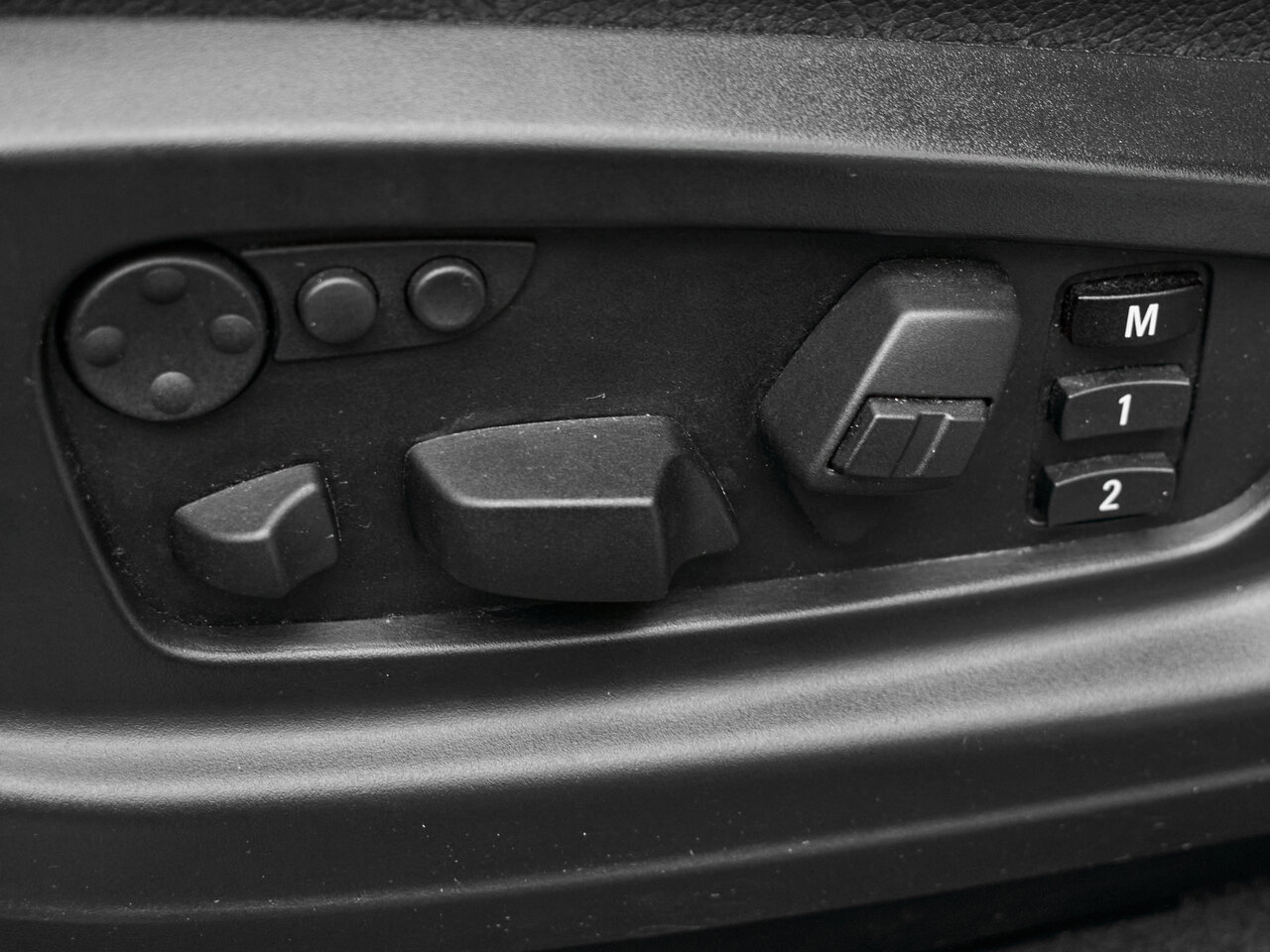 Купить BMW X6 35i 3.0 AT (306 л.с.) 4WD, 2013 в Екатеренбурге