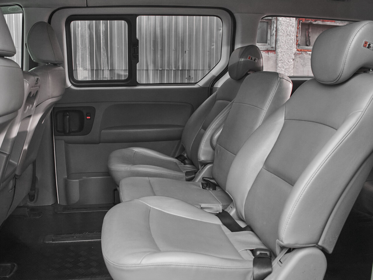 Купить Hyundai Grand Starex 2.5d AT (145 л.с.), 2017 в Екатеренбурге