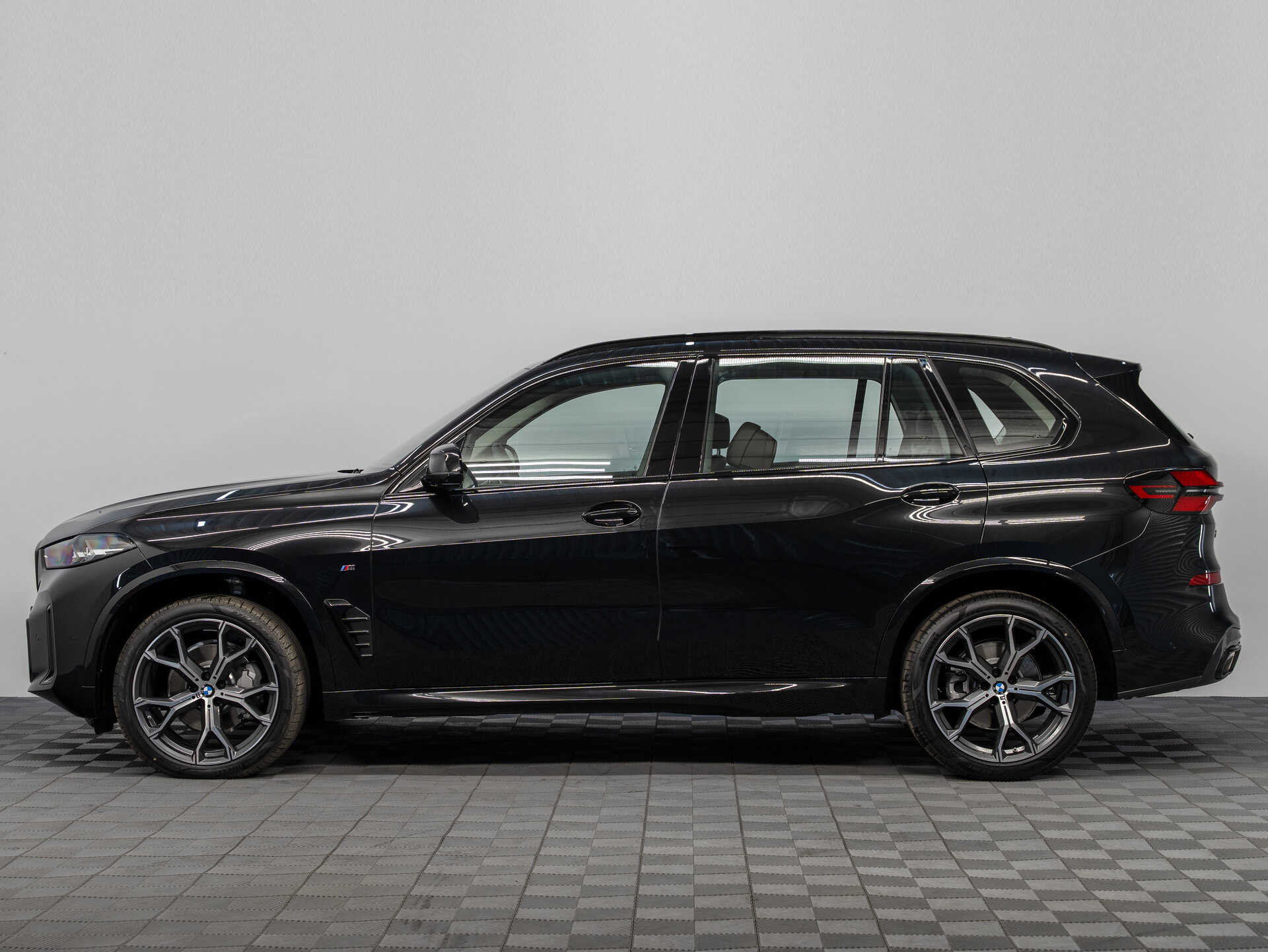 Автомобиль BMW X5 30Li 2.0 AT (258 л.с.) 4WD - 5