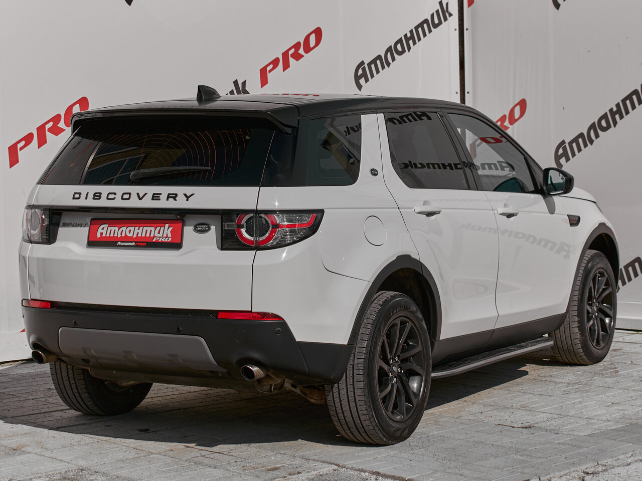 Купить Land Rover Discovery Sport 2.0d AT (180 л.с.) 4WD, 2017 в Екатеренбурге