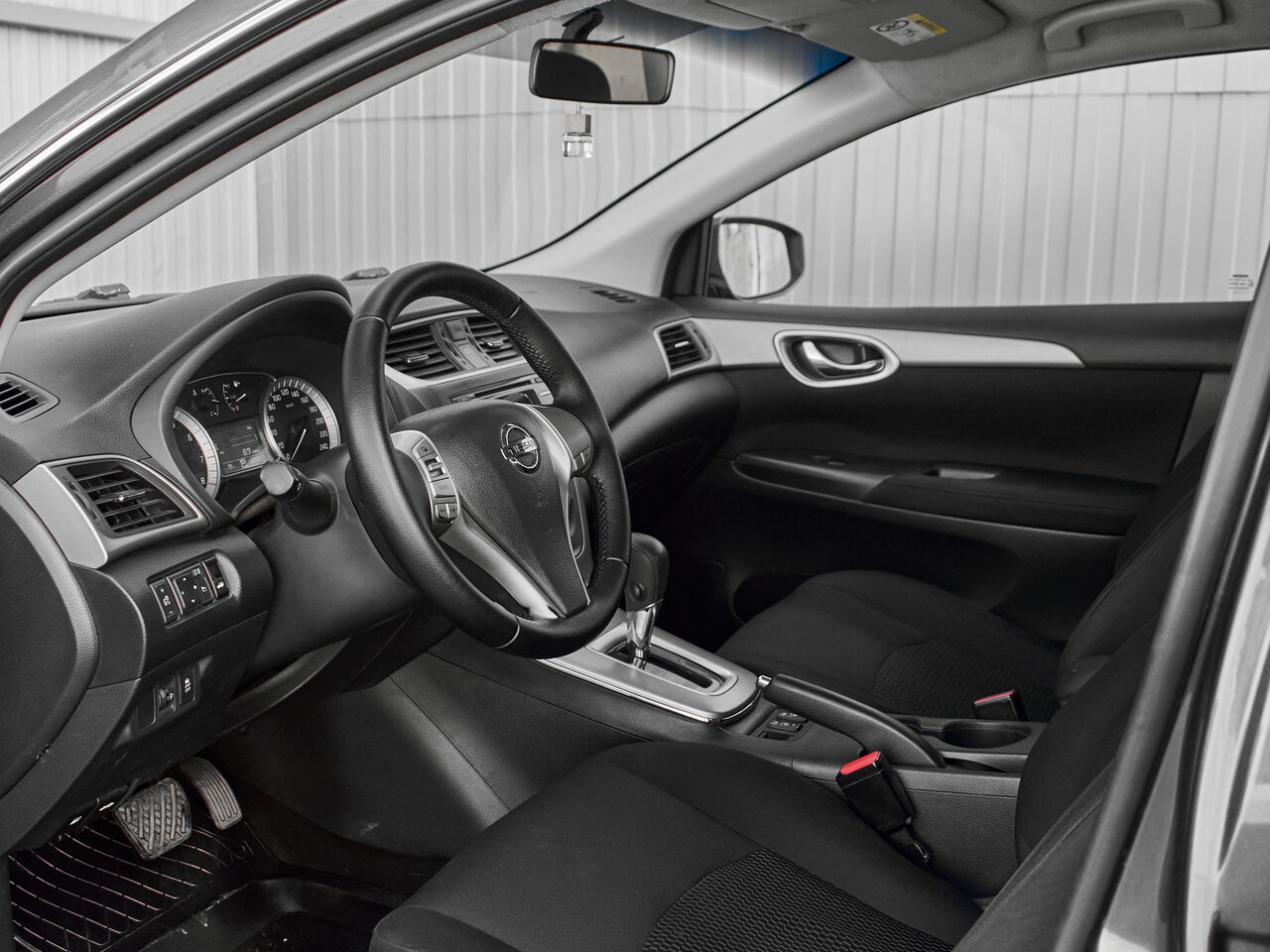Купить Nissan Sentra 1.6 CVT (117 л.с.), 2015 в Екатеренбурге