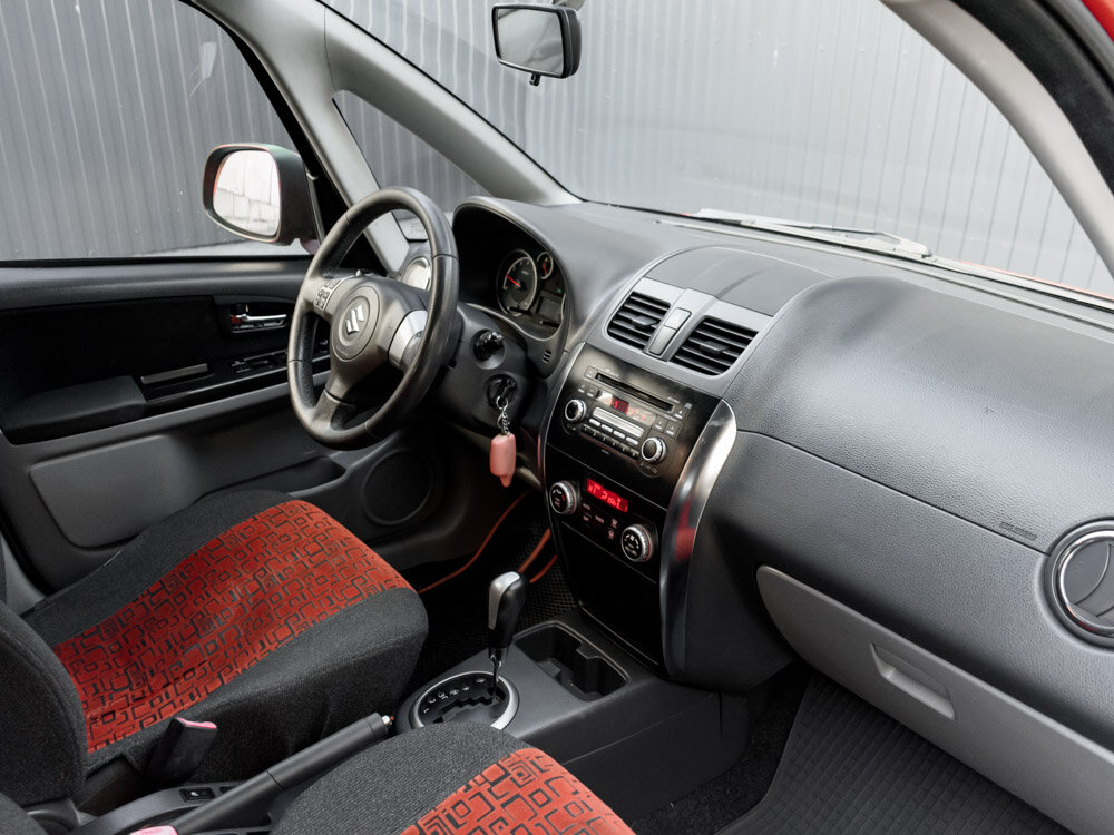 Купить Suzuki SX4 1.6 AT (112 л.с.), 2012 в Екатеренбурге