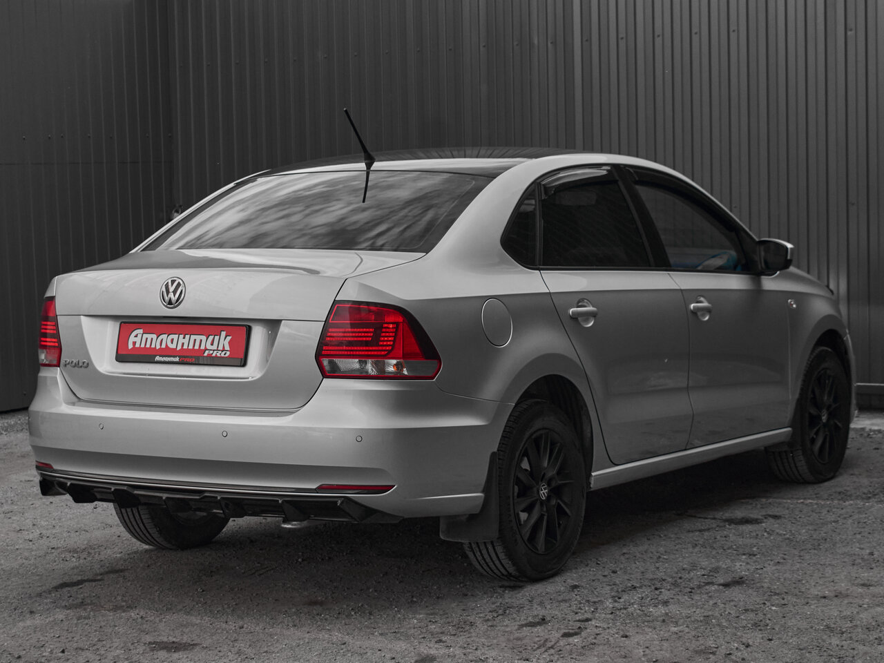 Купить Volkswagen Polo 1.6 AT (110 л.с.), 2016 в Екатеренбурге
