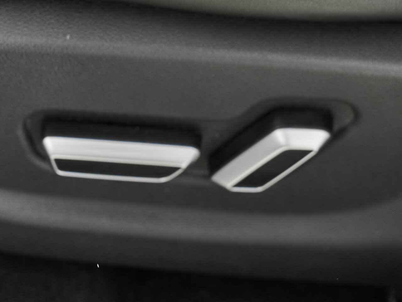 Купить Geely Atlas 2.4 AT (149 л.с.), 2019 в Екатеренбурге
