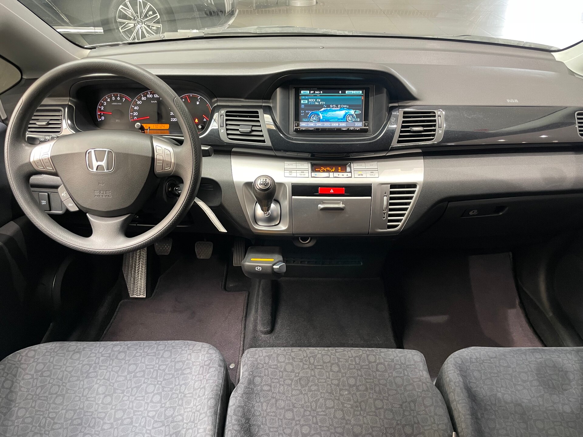 Автомобиль Honda FR-V 2.0 MT (150 л.с.) - 13