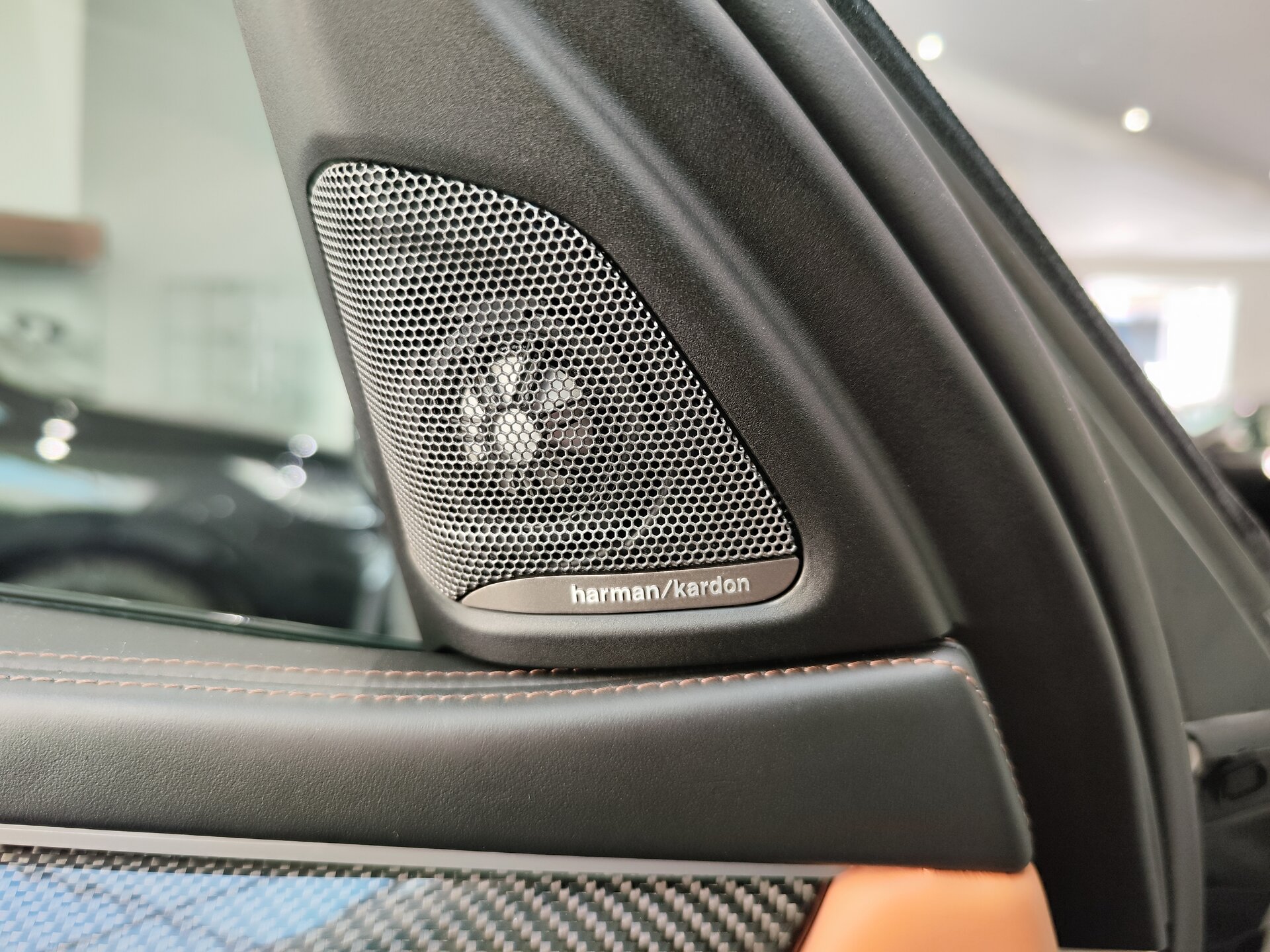 Автомобиль BMW X6 40d 3.0d AT (313 л.с.) 4WD - 19