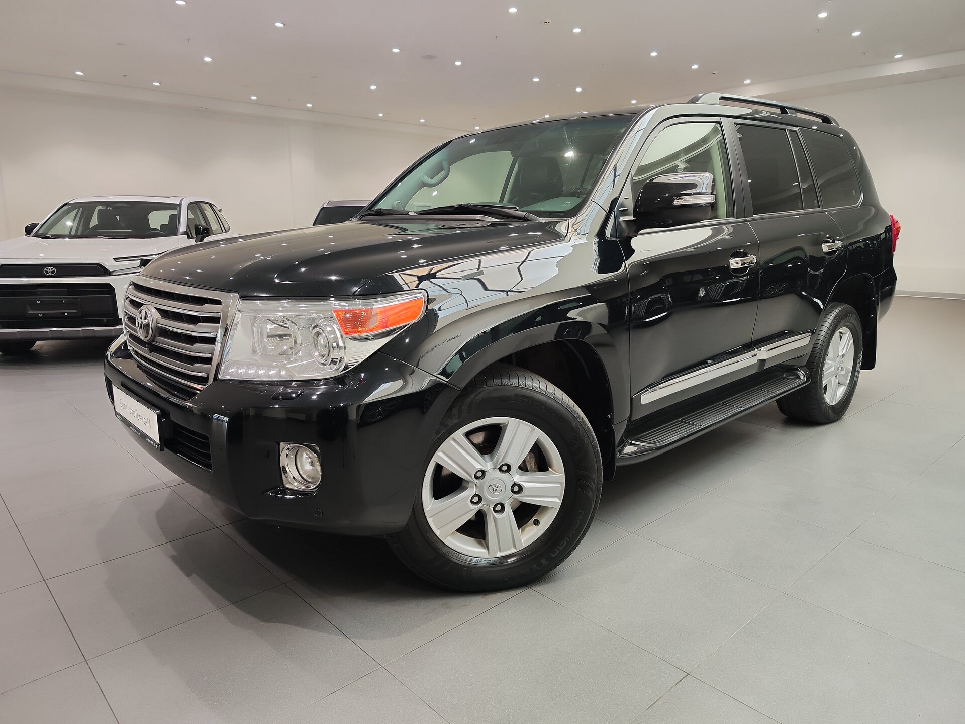 Автомобиль Toyota Land Cruiser 4.6 AT (309 л.с.) 4WD - 1
