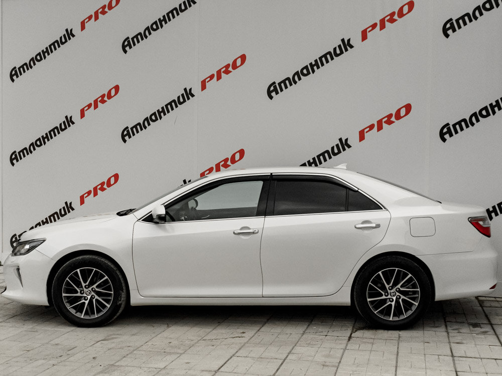 Купить Toyota Camry 2.5 AT (181 л.с.), 2017 в Екатеренбурге