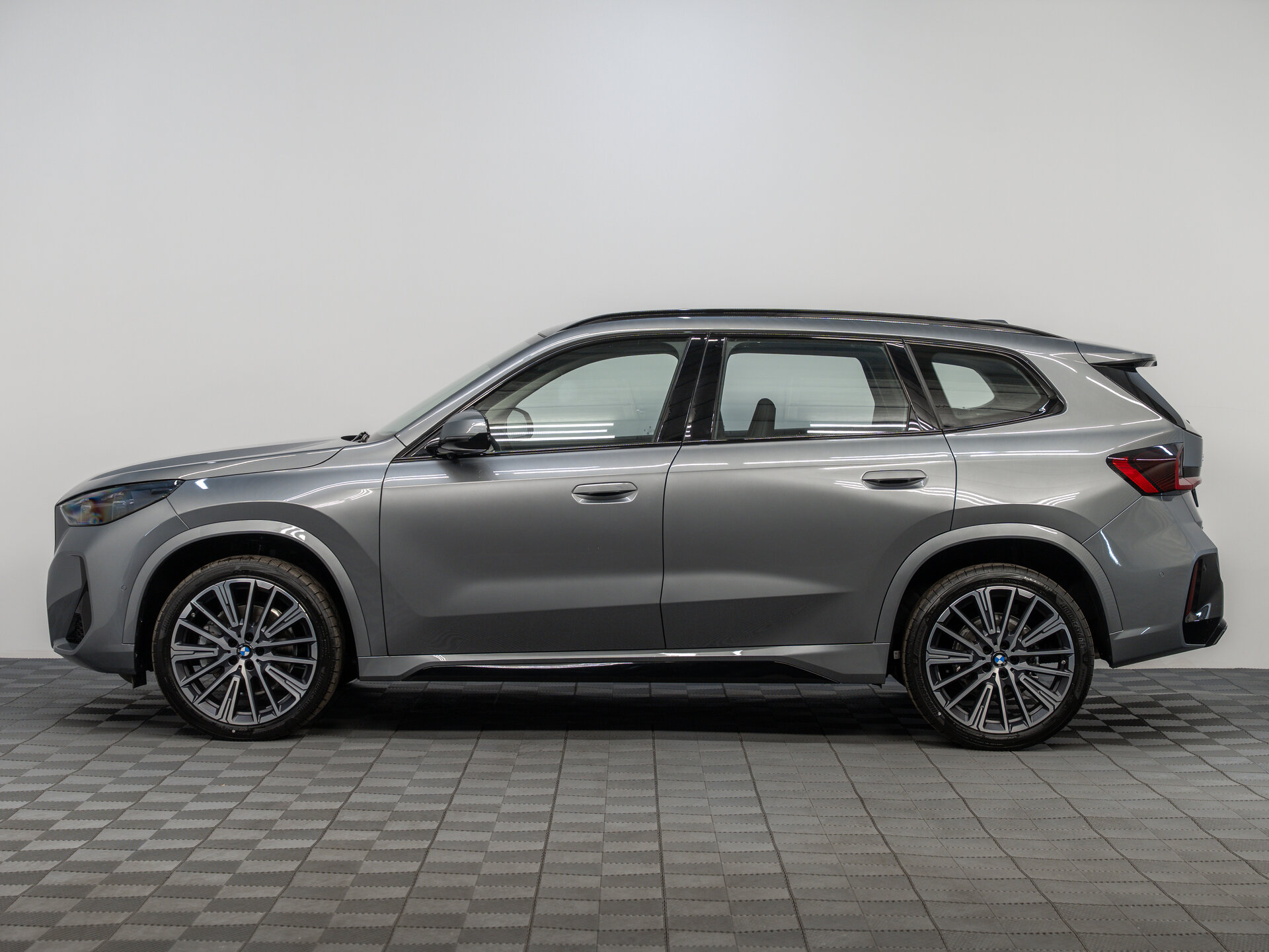 Автомобиль BMW X1 25Li xDrive 2.0 AMT (204 л.с.) 4WD - 6