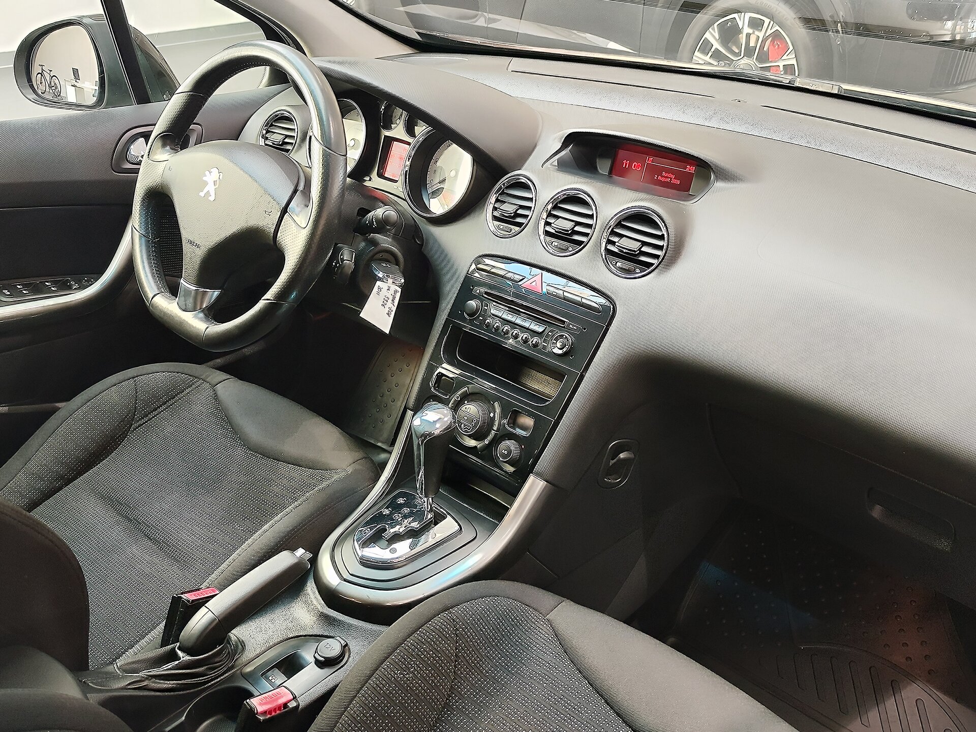Автомобиль Peugeot 308 1.6 AT (120 л.с.) - 12