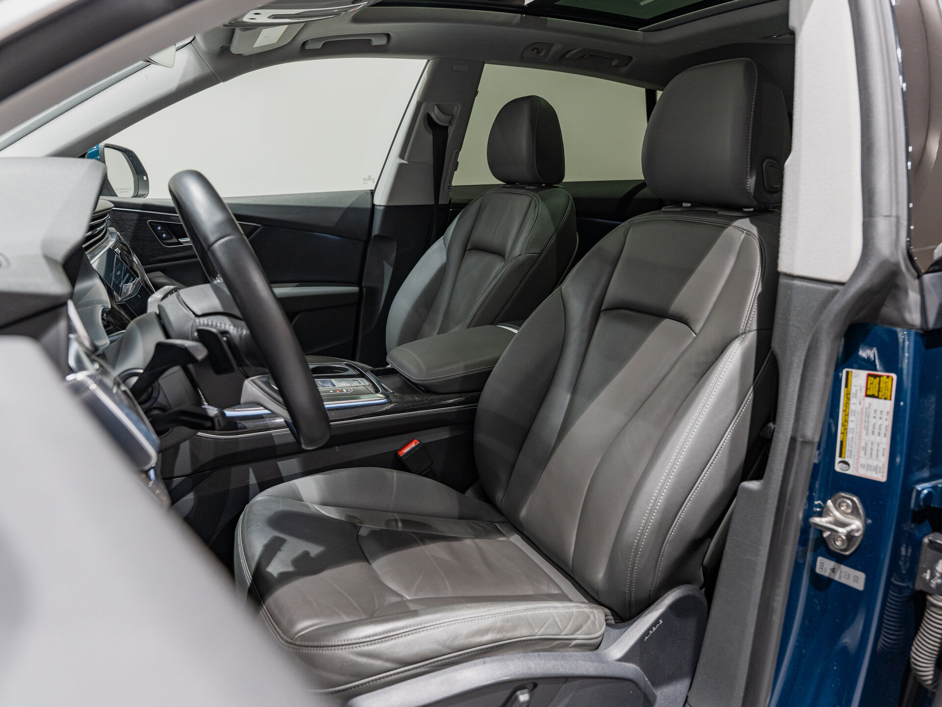 Автомобиль Audi Q8 55 TFSI 3.0 AT (340 л.с.) 4WD - 20
