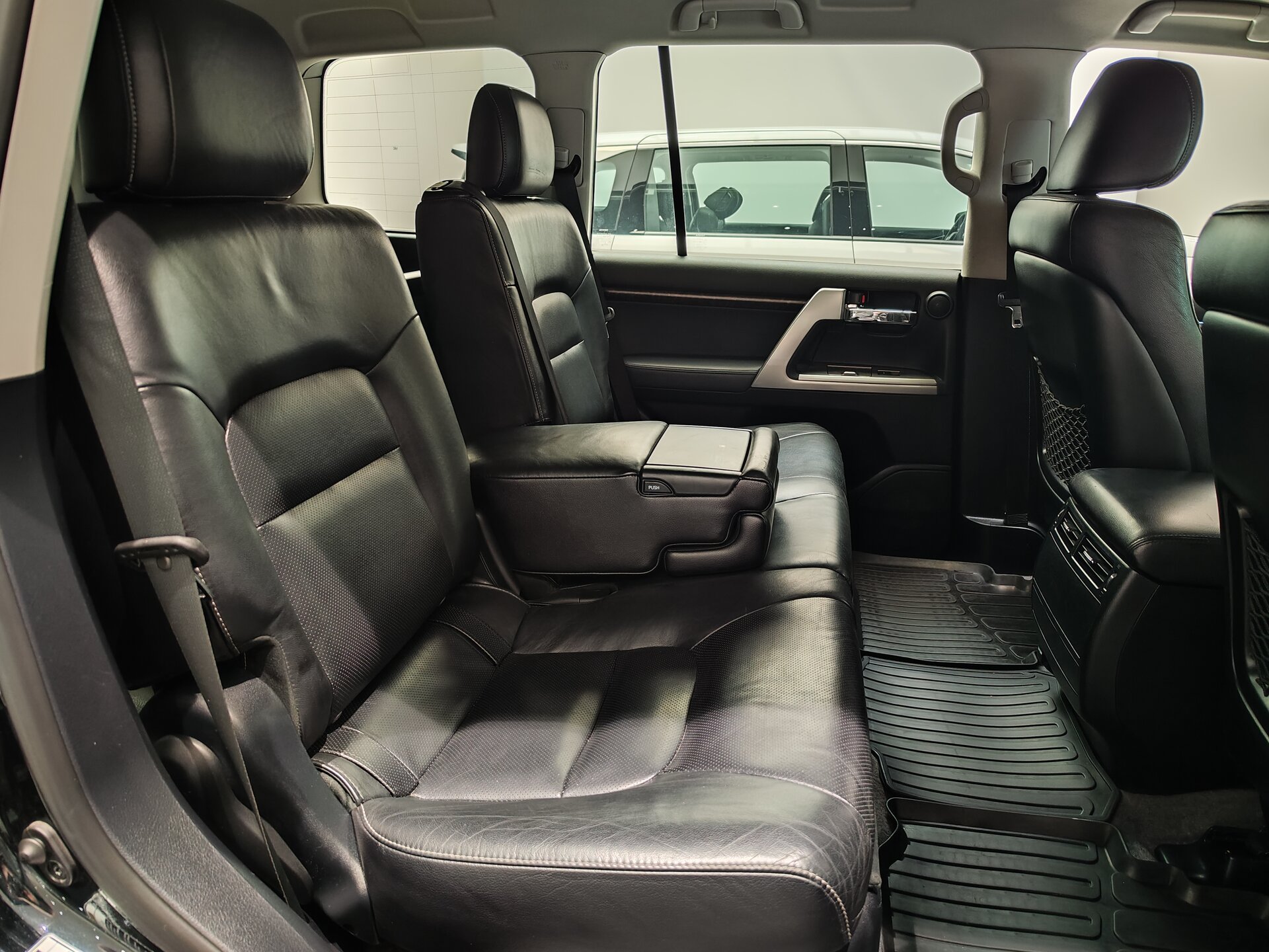 Автомобиль Toyota Land Cruiser 4.6 AT (309 л.с.) 4WD - 11