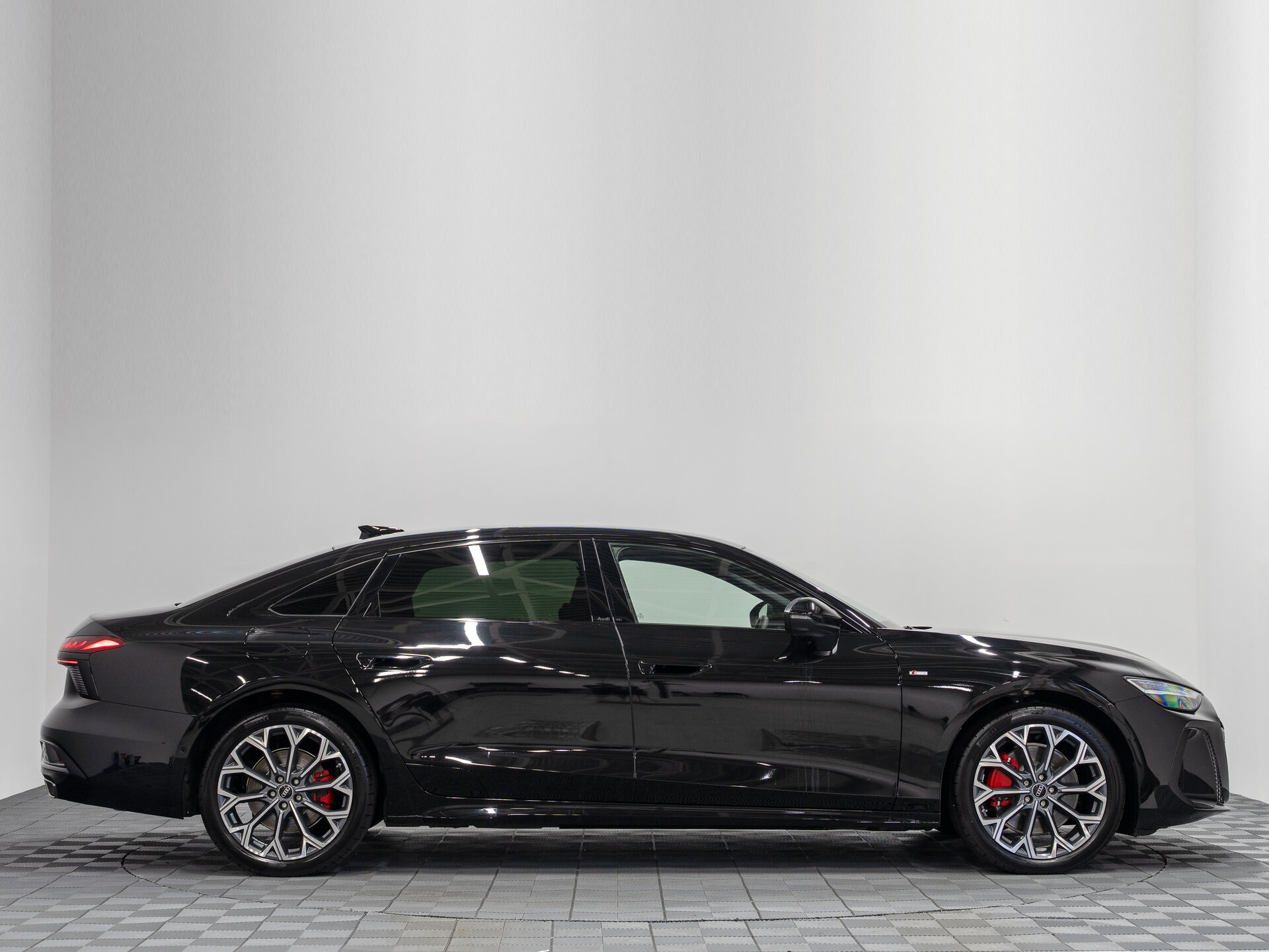 Автомобиль Audi A6 L 2.0 AMT (272 л.с.) 4WD - 6