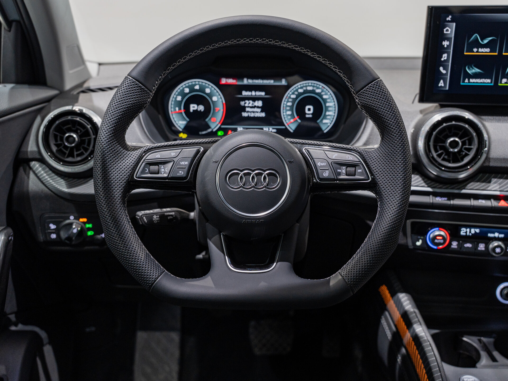 Автомобиль Audi Q2 35 TFSI 1.5 AMT (160 л.с.) - 13