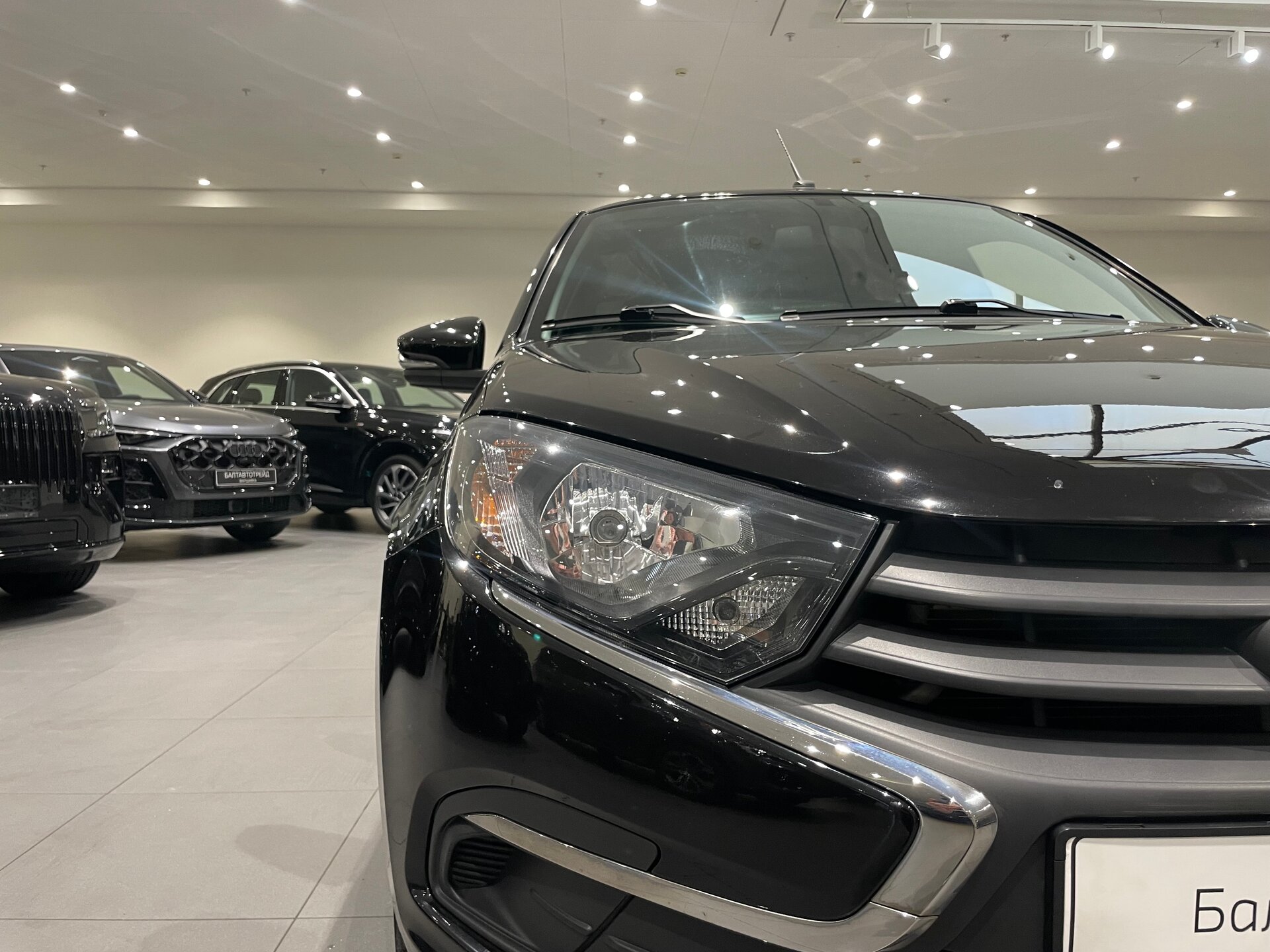 Автомобиль Lada (ВАЗ) Granta 1.6 MT (90 л.с.) - 20