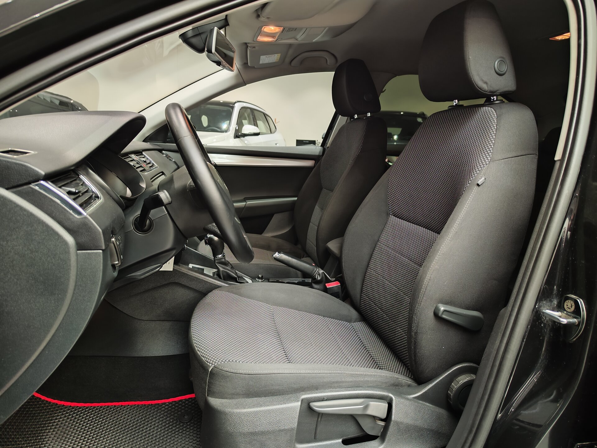 Автомобиль Skoda Octavia 1.4 AMT (140 л.с.) - 8